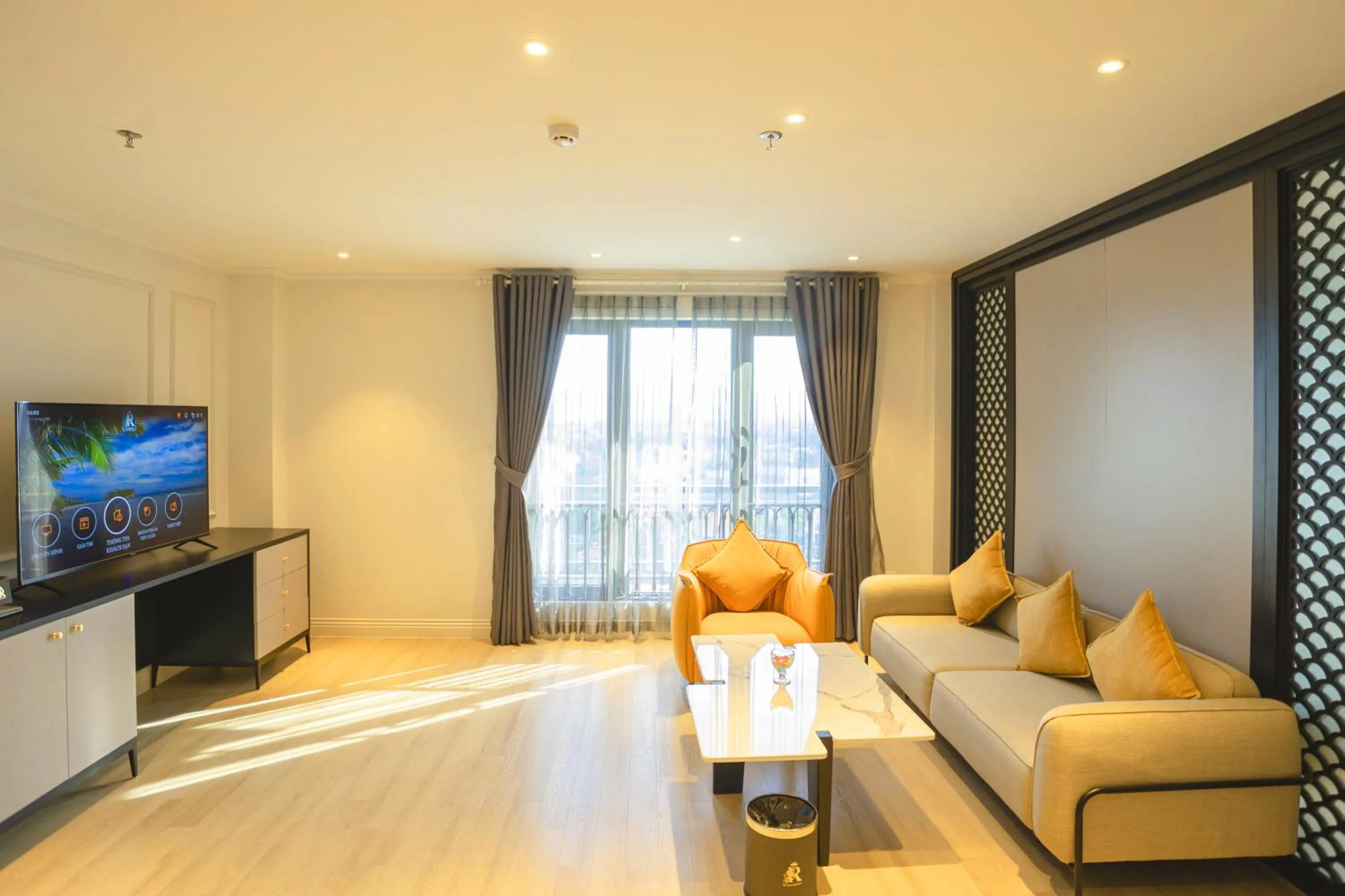 Communal lounge/ TV room in Rex Quang Binh Hotel