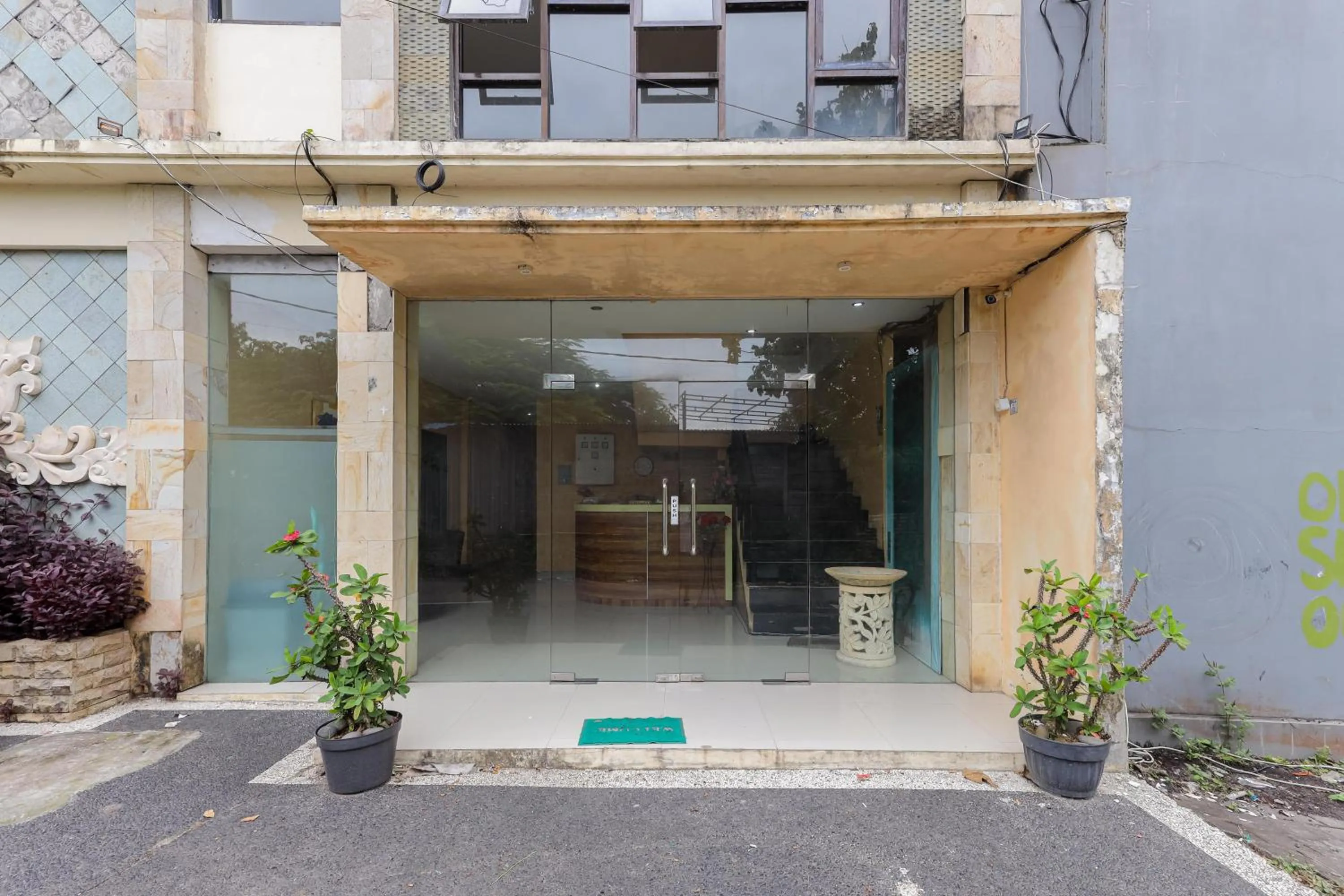 Facade/entrance in Urbanview Hotel WG Jimbaran Bali