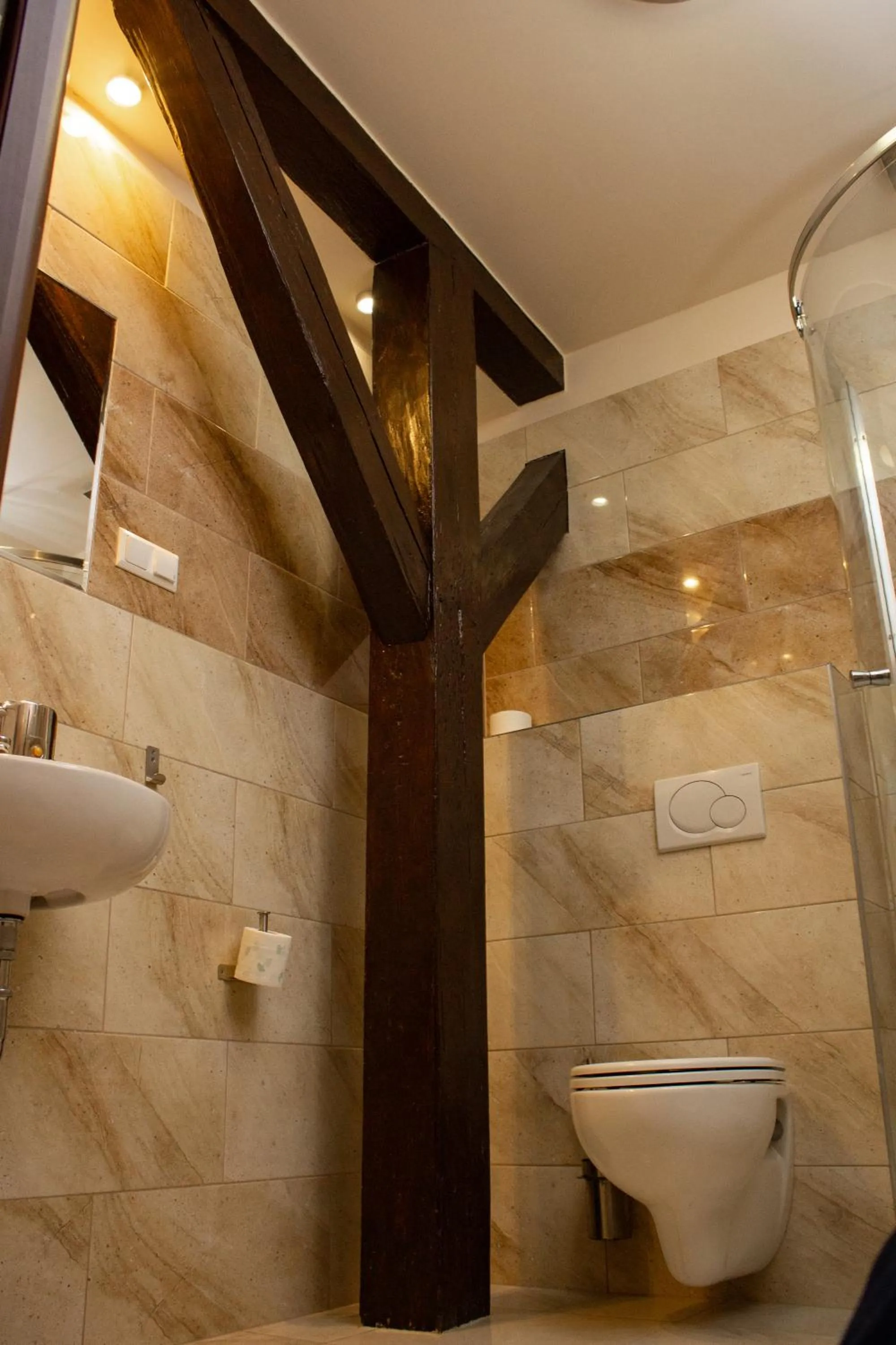 Toilet in Five Stars Bed&Breakfast