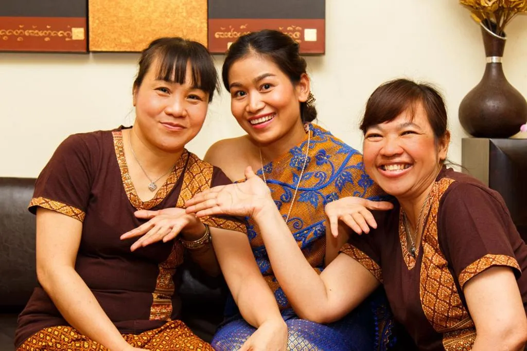 Staff in Five Stars Bed&Breakfast