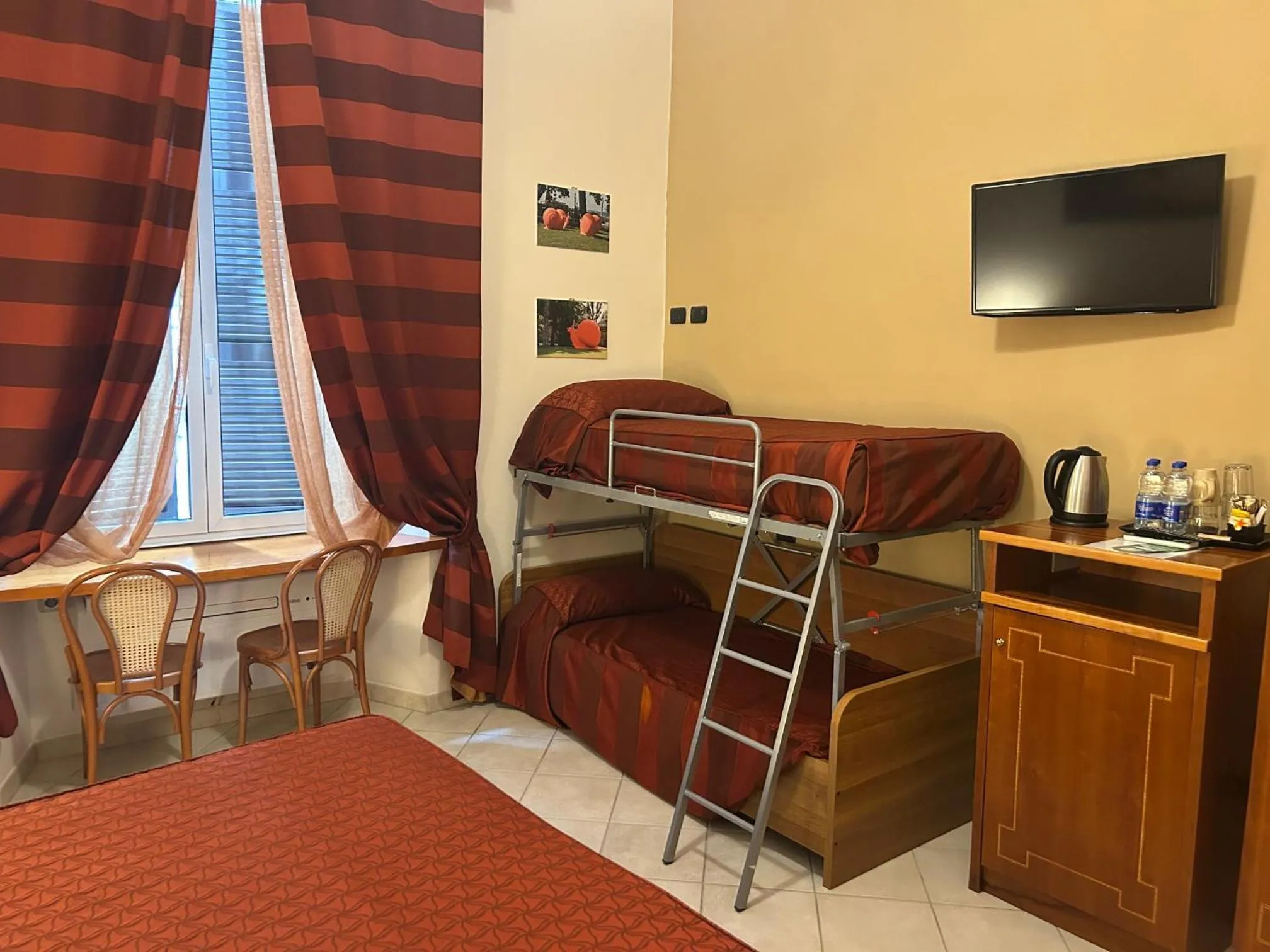 bunk bed, Bed in Dama Private Rooms