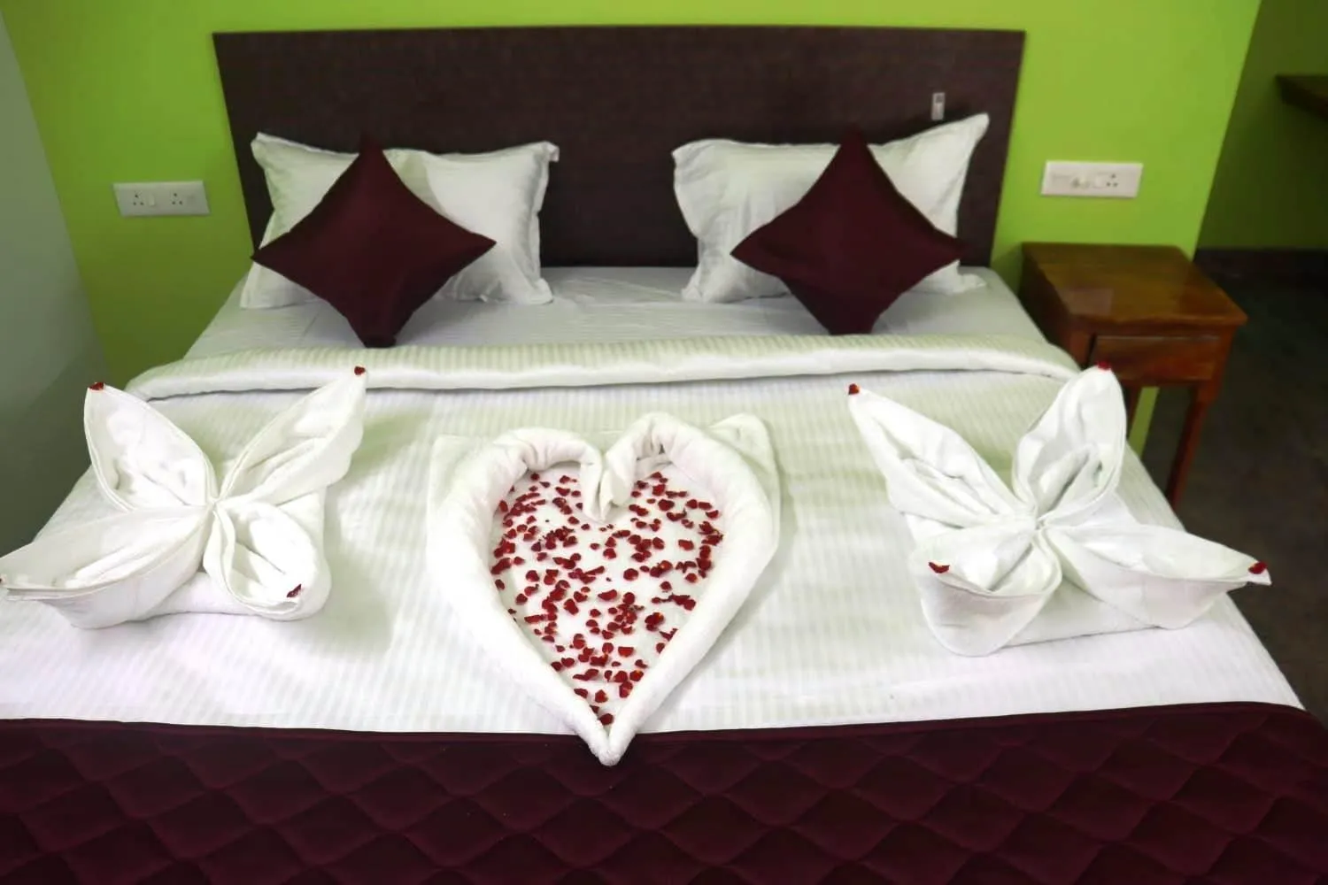 Bed in Le Springlynn Residency