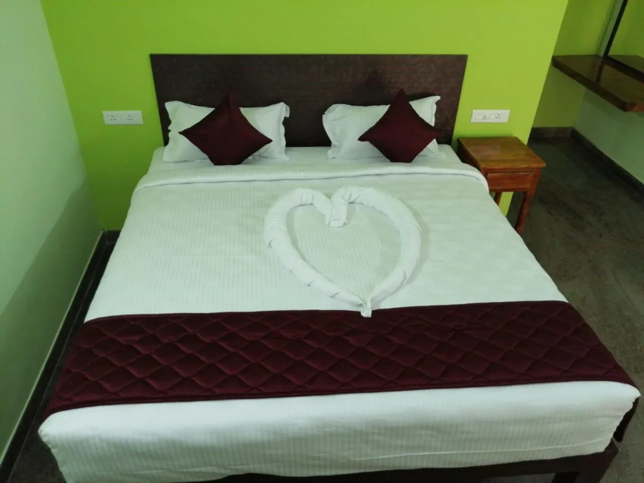 Bed in Le Springlynn Residency