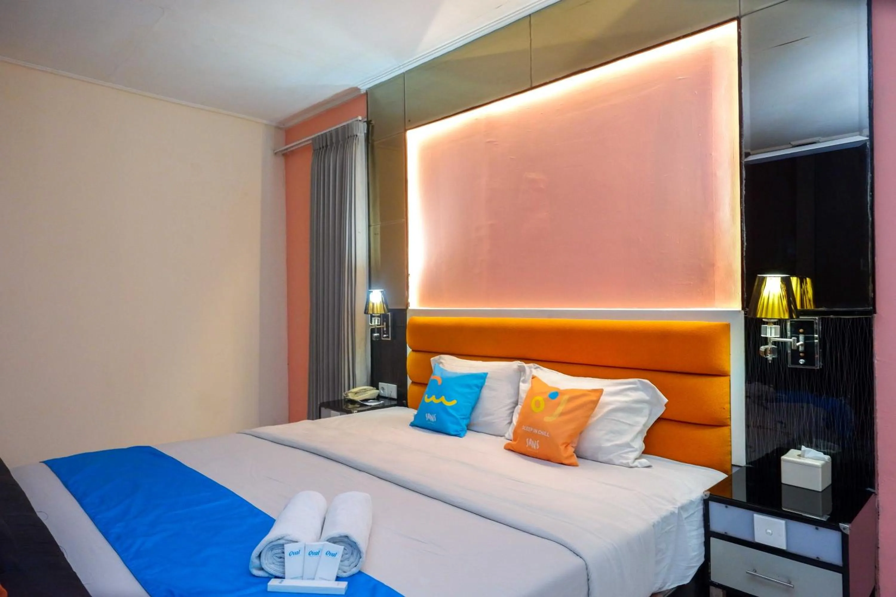 Bedroom, Bed in Sans Hotel International Surabaya