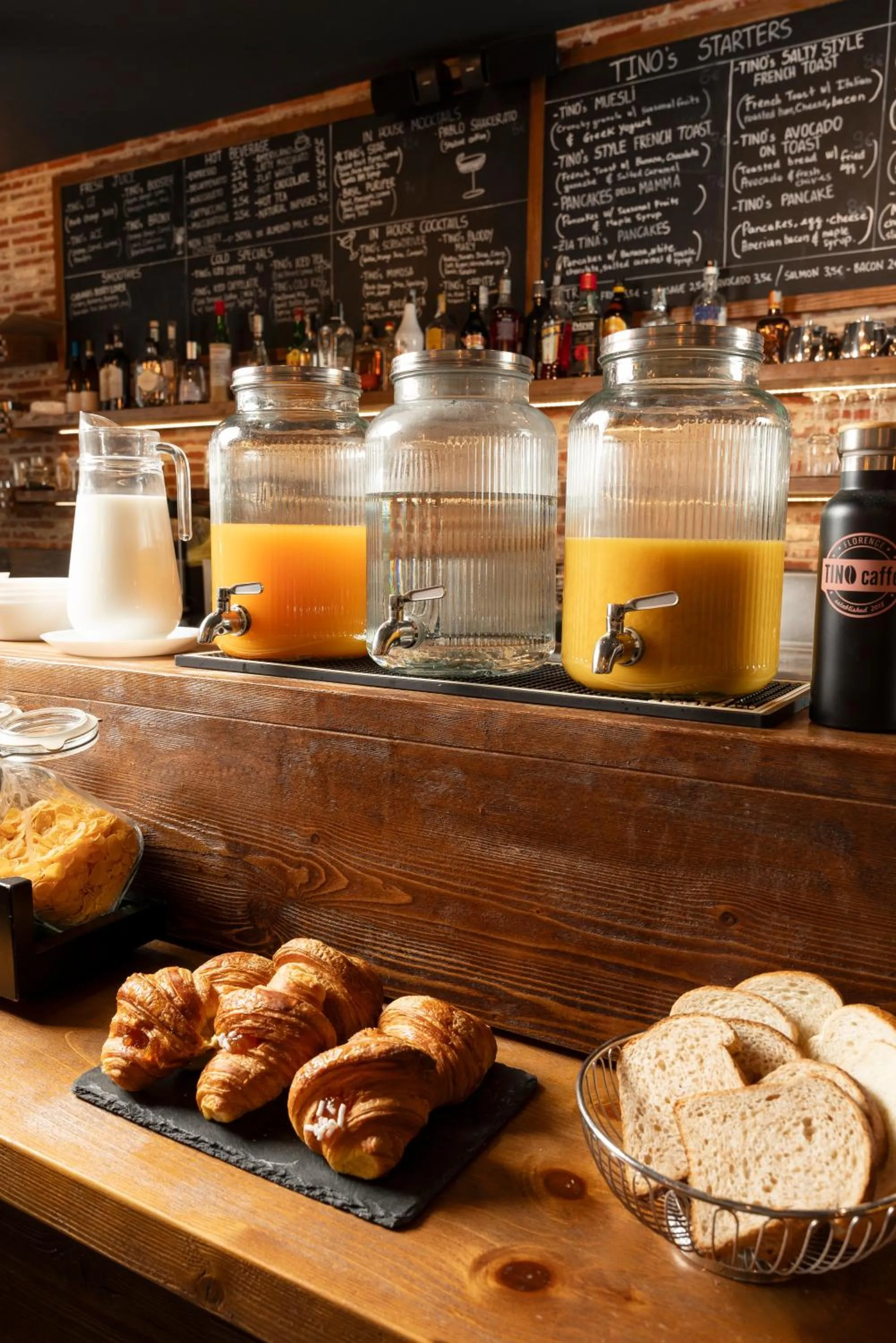 Buffet breakfast in Hotel Boccaccio