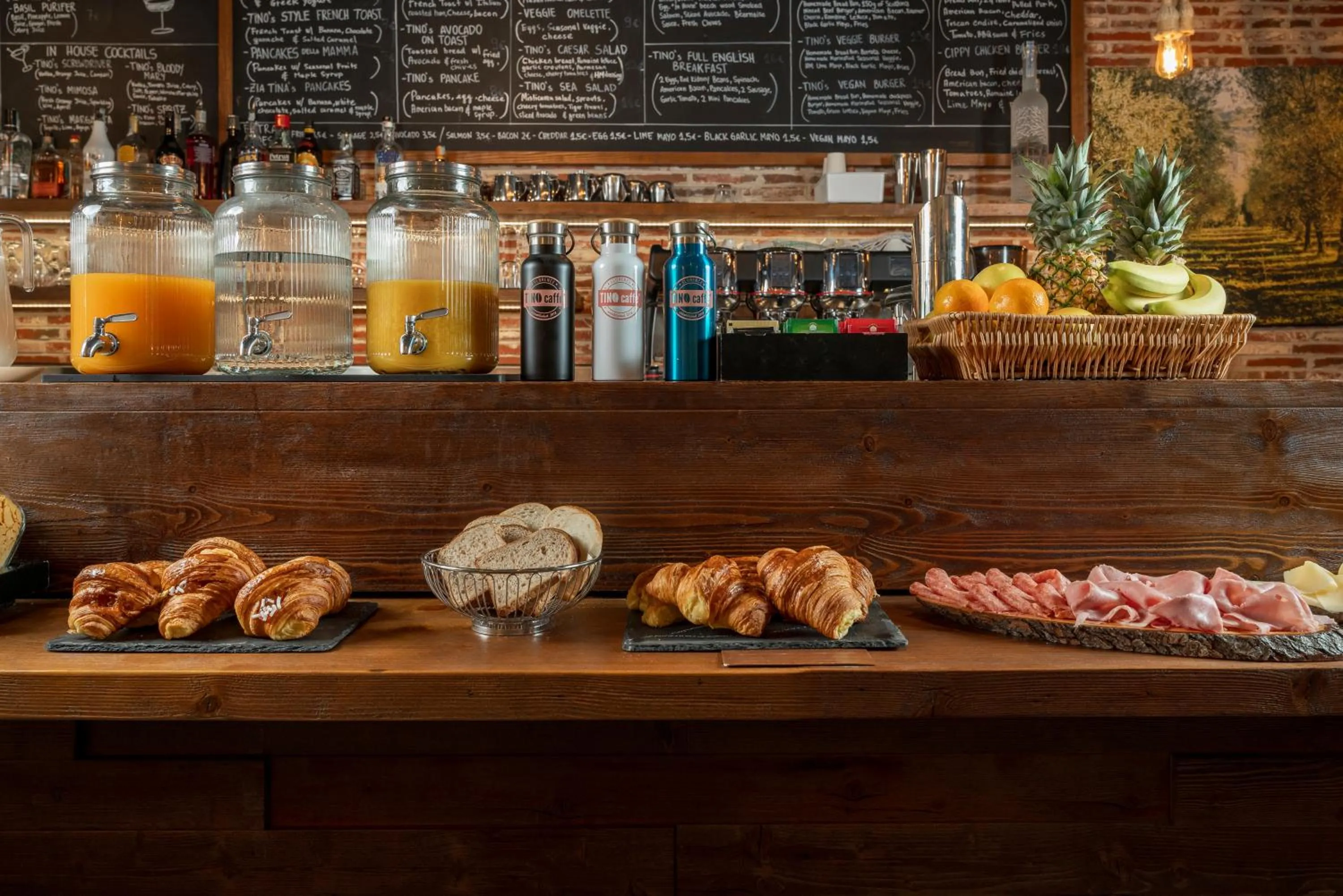 Buffet breakfast in Hotel Boccaccio