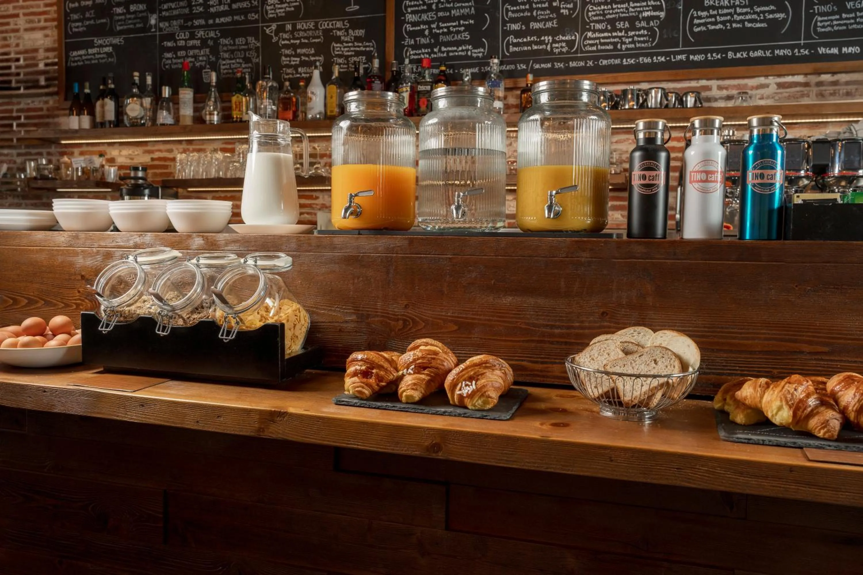 Buffet breakfast in Hotel Boccaccio