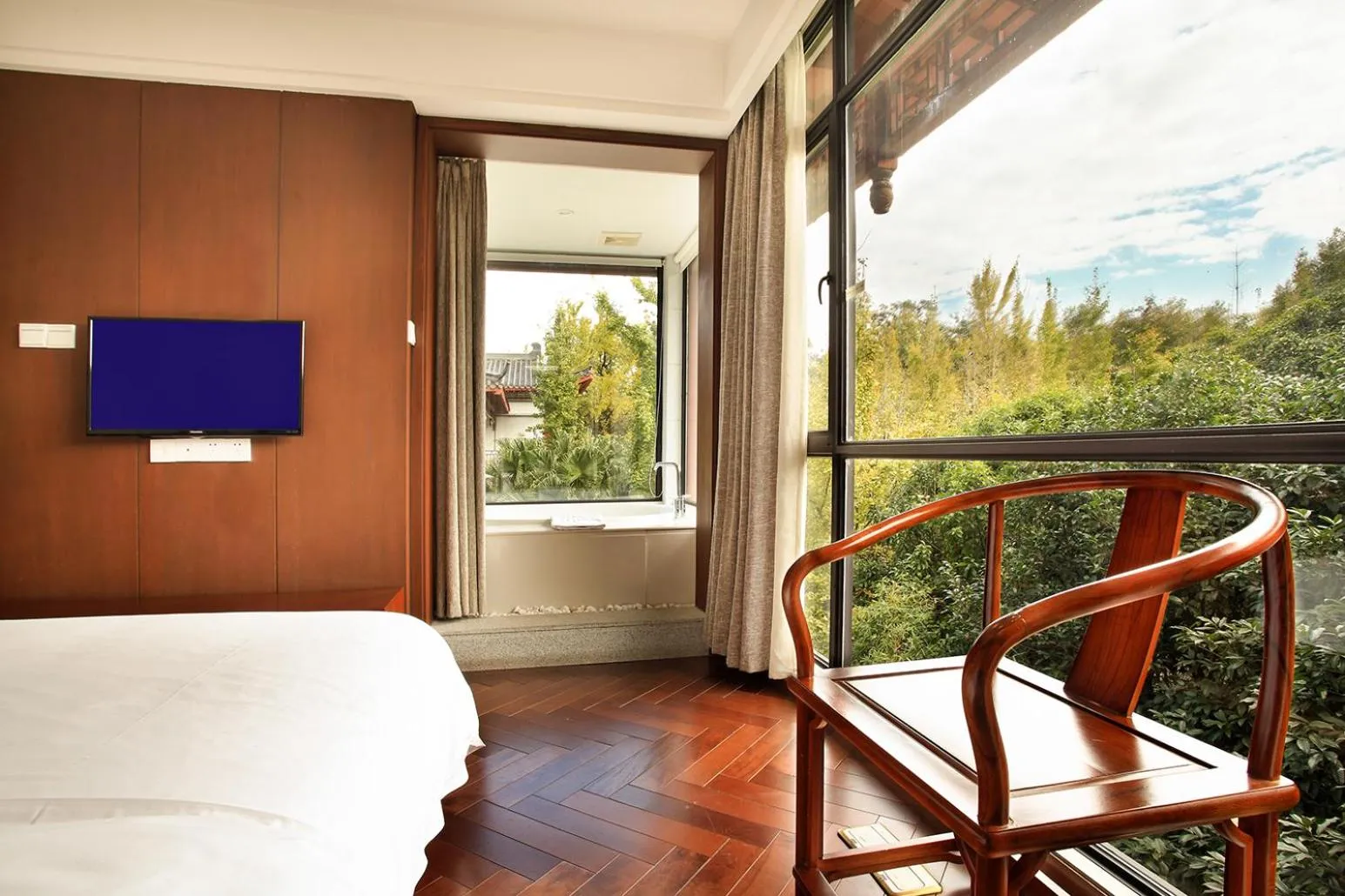 Bed in Guilin Zizhou Panorama Resort