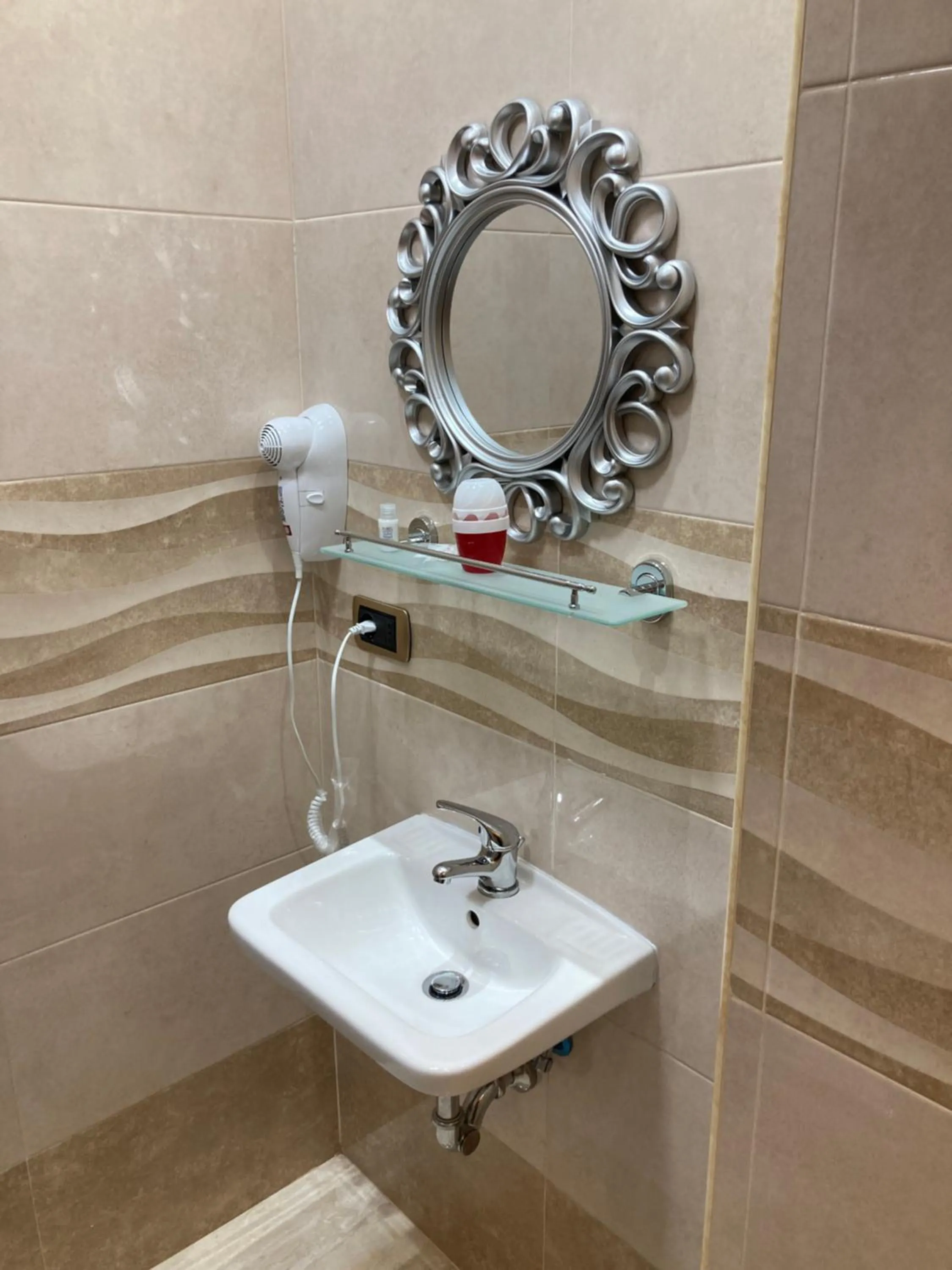 Bathroom in B&B LA REGGIA DI RIHANNA spa