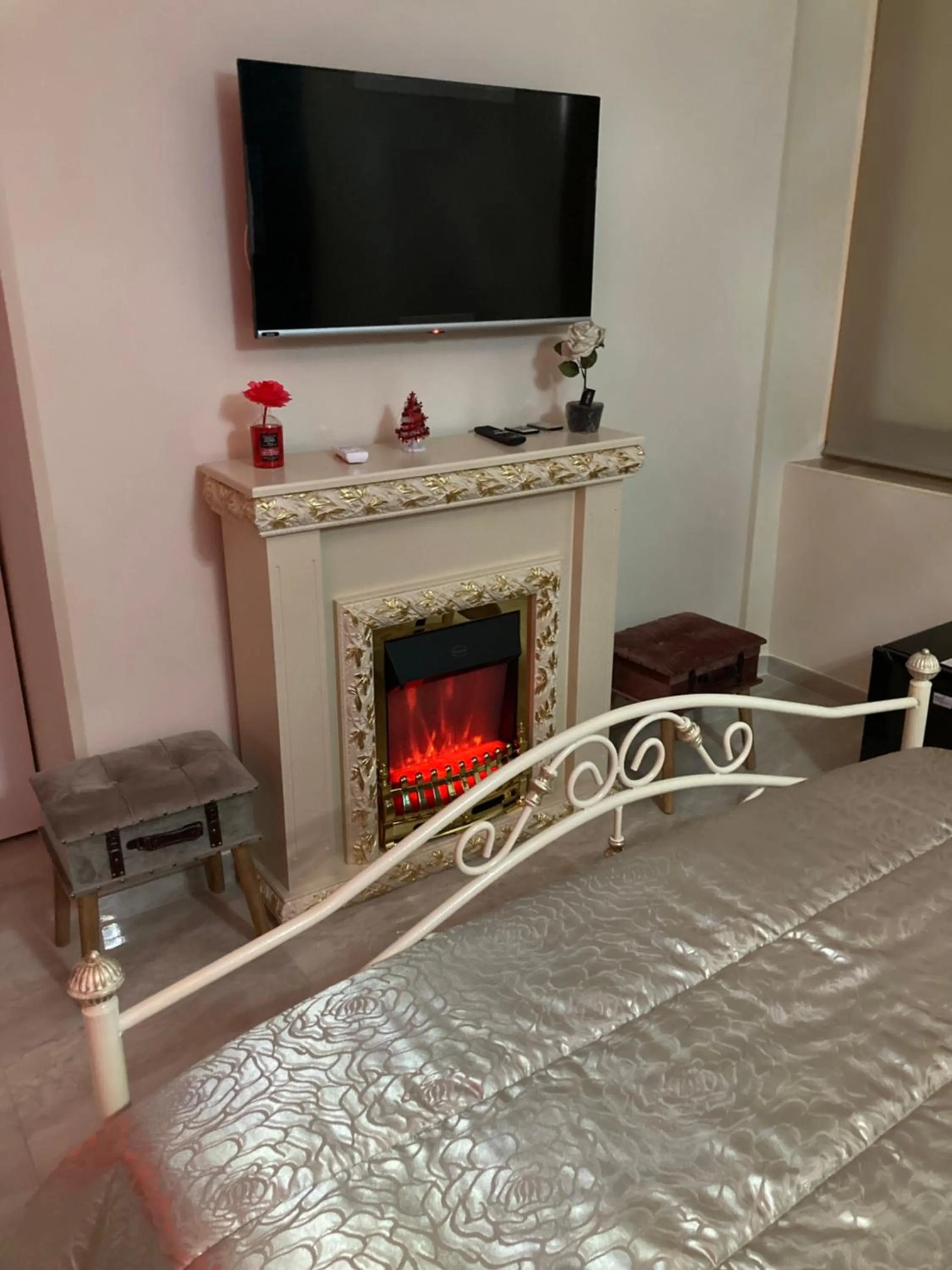 flat iron in B&B LA REGGIA DI RIHANNA spa