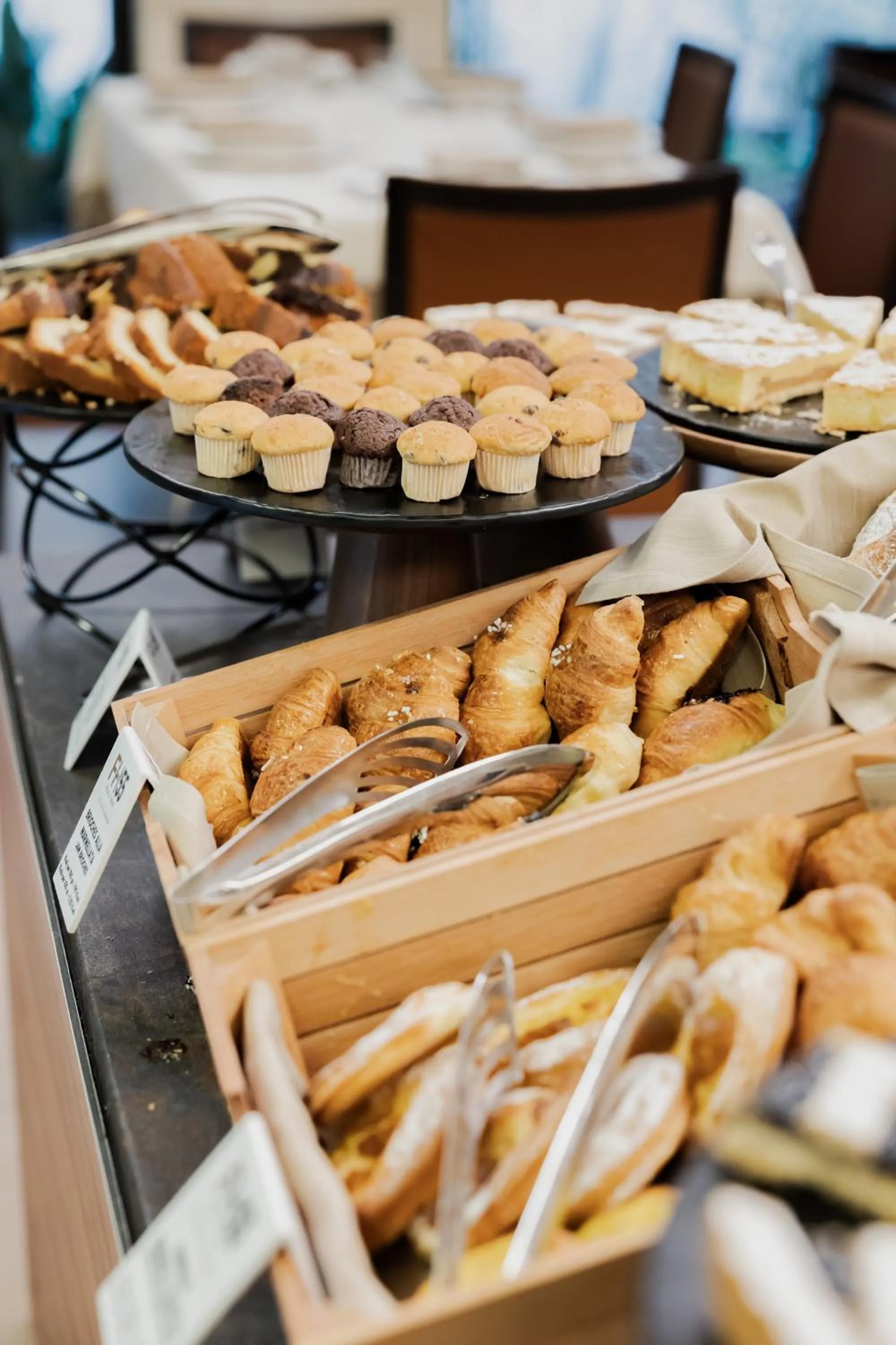 Buffet breakfast in FH55 Grand Hotel Mediterraneo