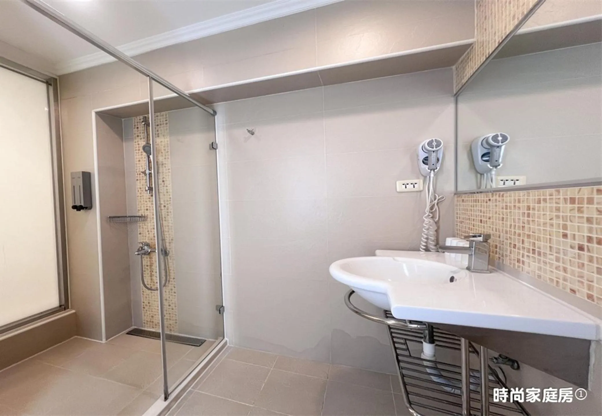 Shower in Nagahiro Hotel, Taichung Wenxin Branch