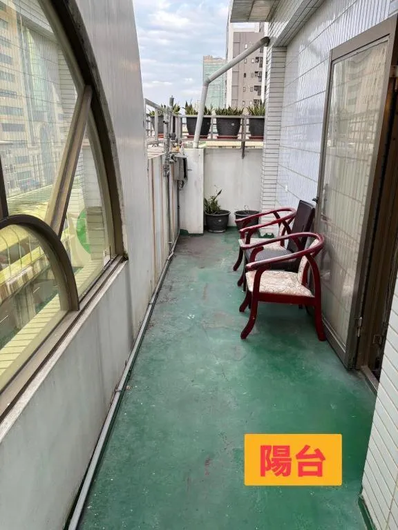 Kiwi Hotel MRT Wenxin Branch (Feng Chia Branch 1)