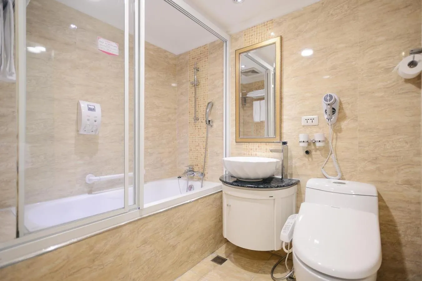 Kiwi Hotel MRT Wenxin Branch (Feng Chia Branch 1)