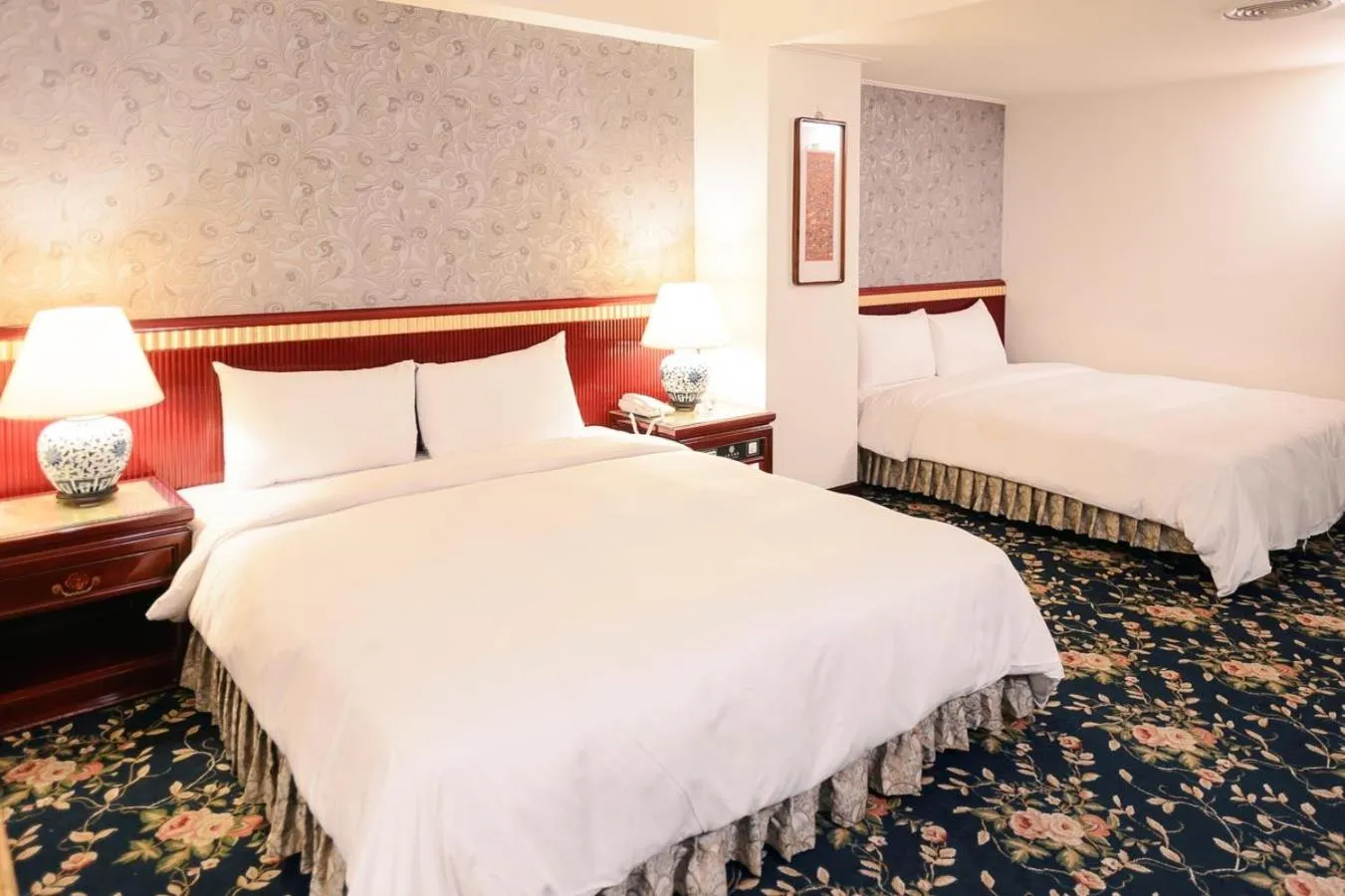 Kiwi Hotel MRT Wenxin Branch (Feng Chia Branch 1)