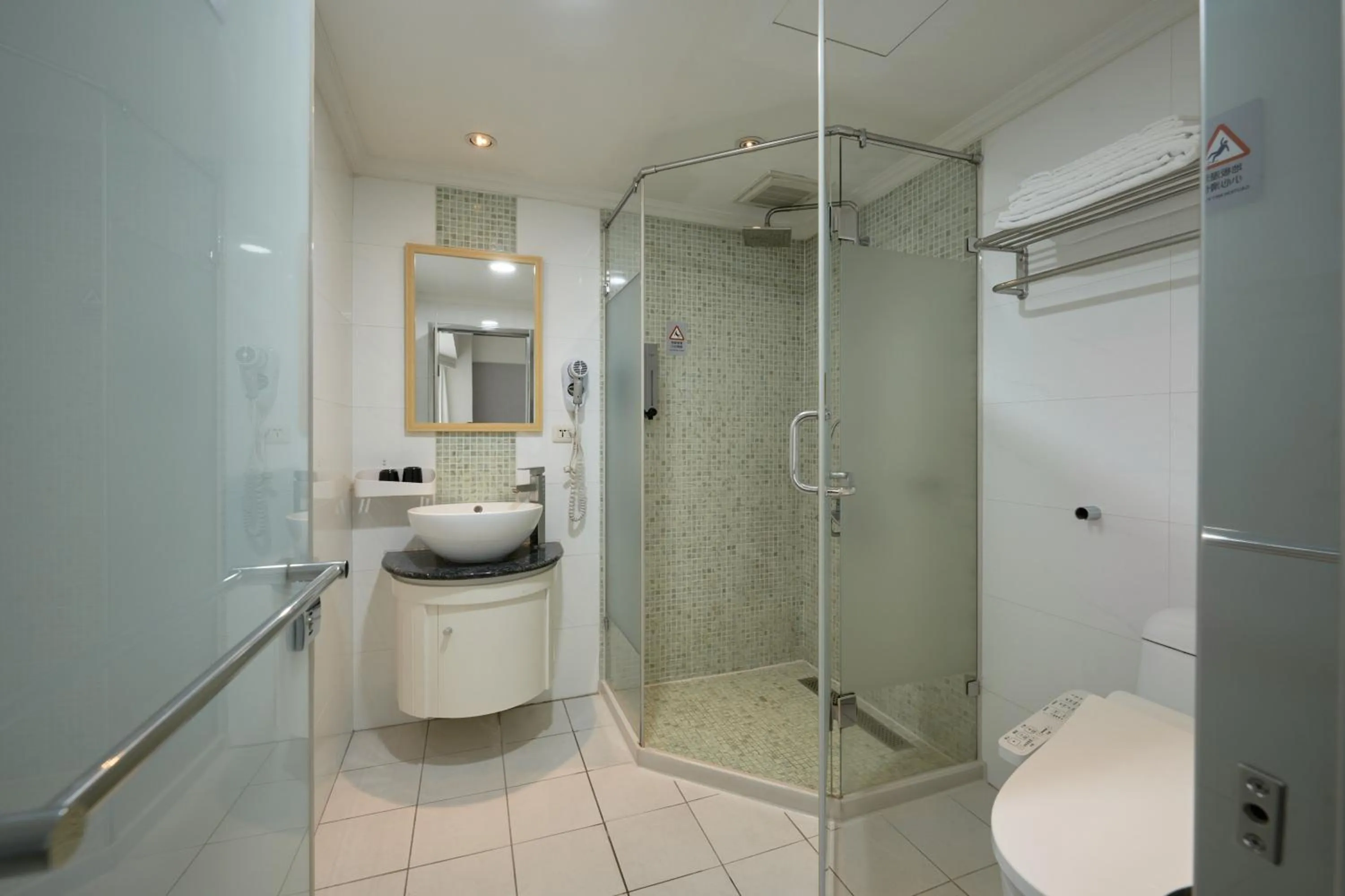 Shower in Nagahiro Hotel, Taichung Wenxin Branch