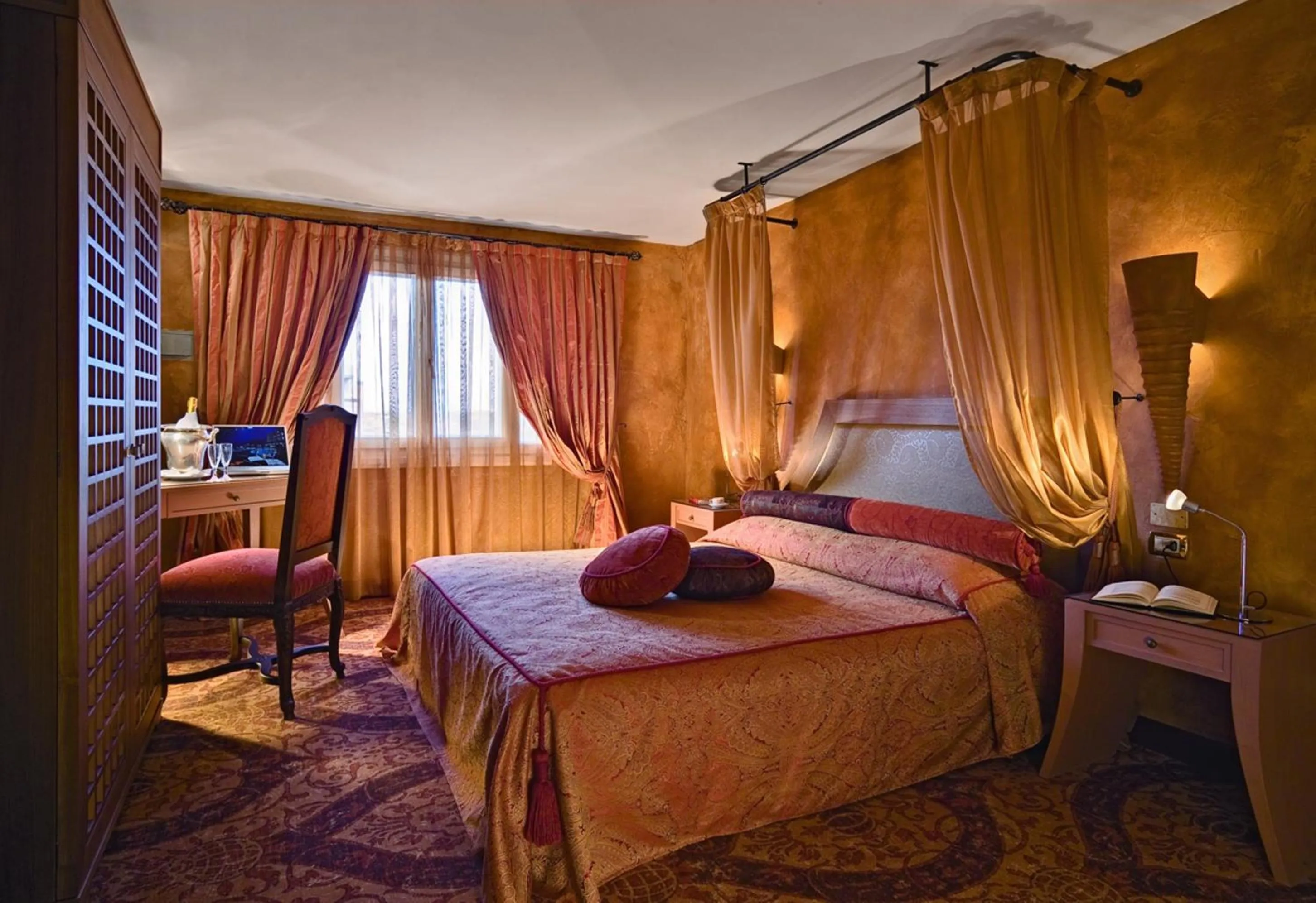 Bed in Hotel Biasutti