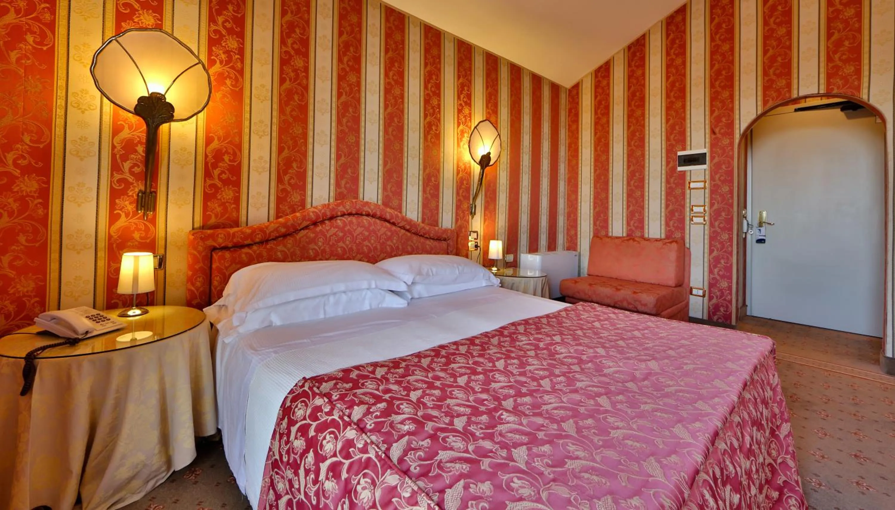Bed in Hotel Biasutti