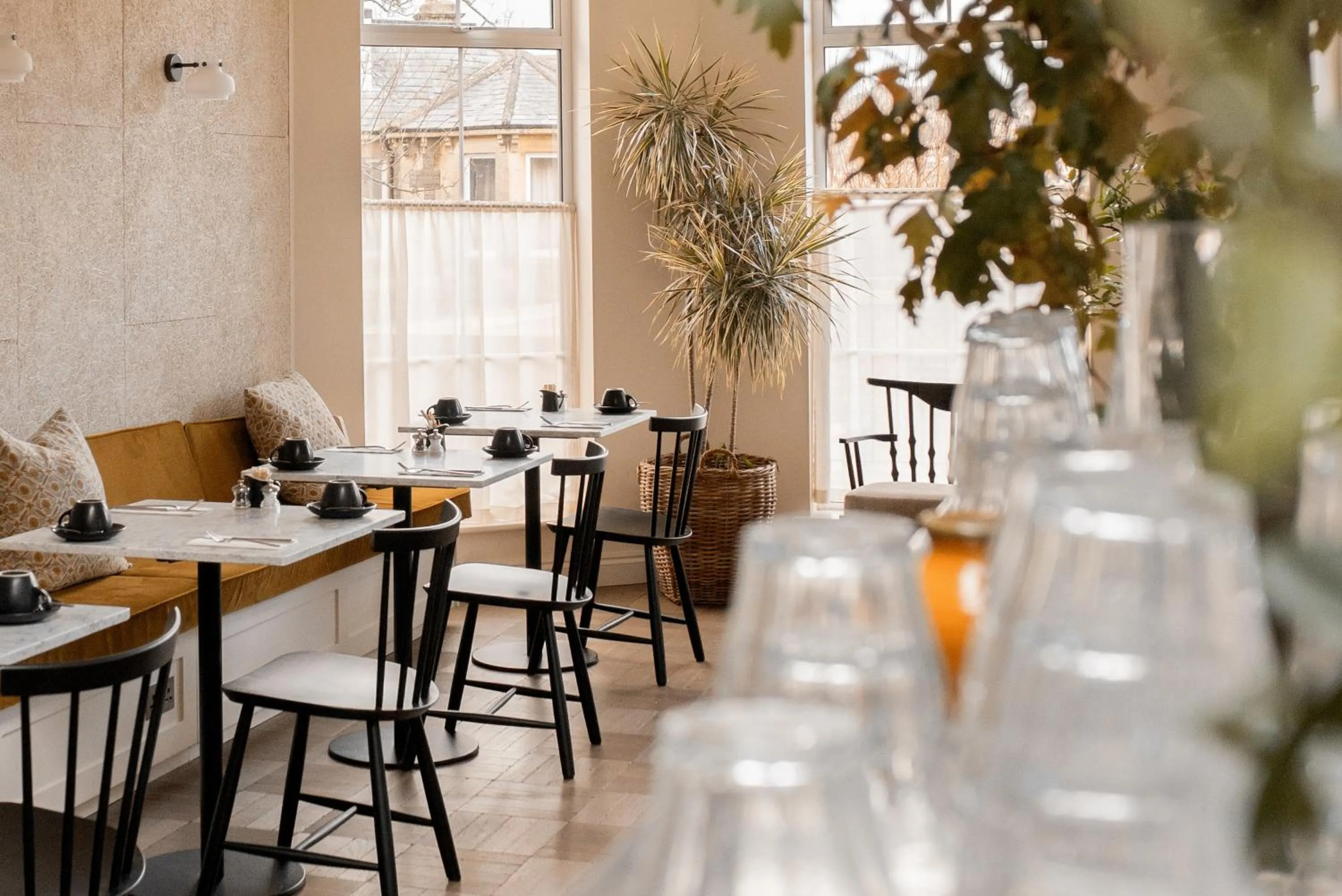 Restaurant/places to eat in Leighton House - Boutique Guesthouse