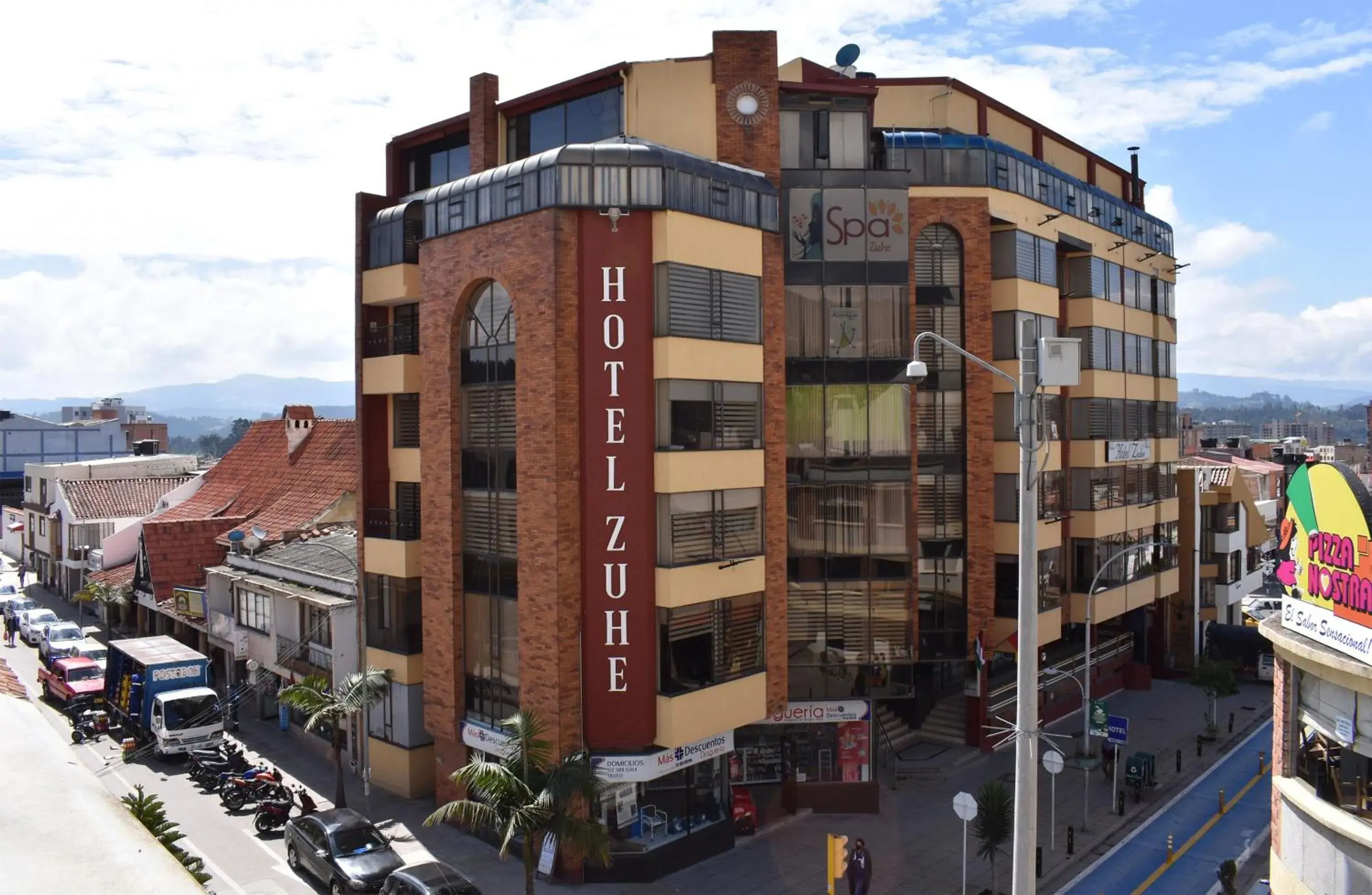 Property building in HOTEL ZUHE Property building in HOTEL ZUHE