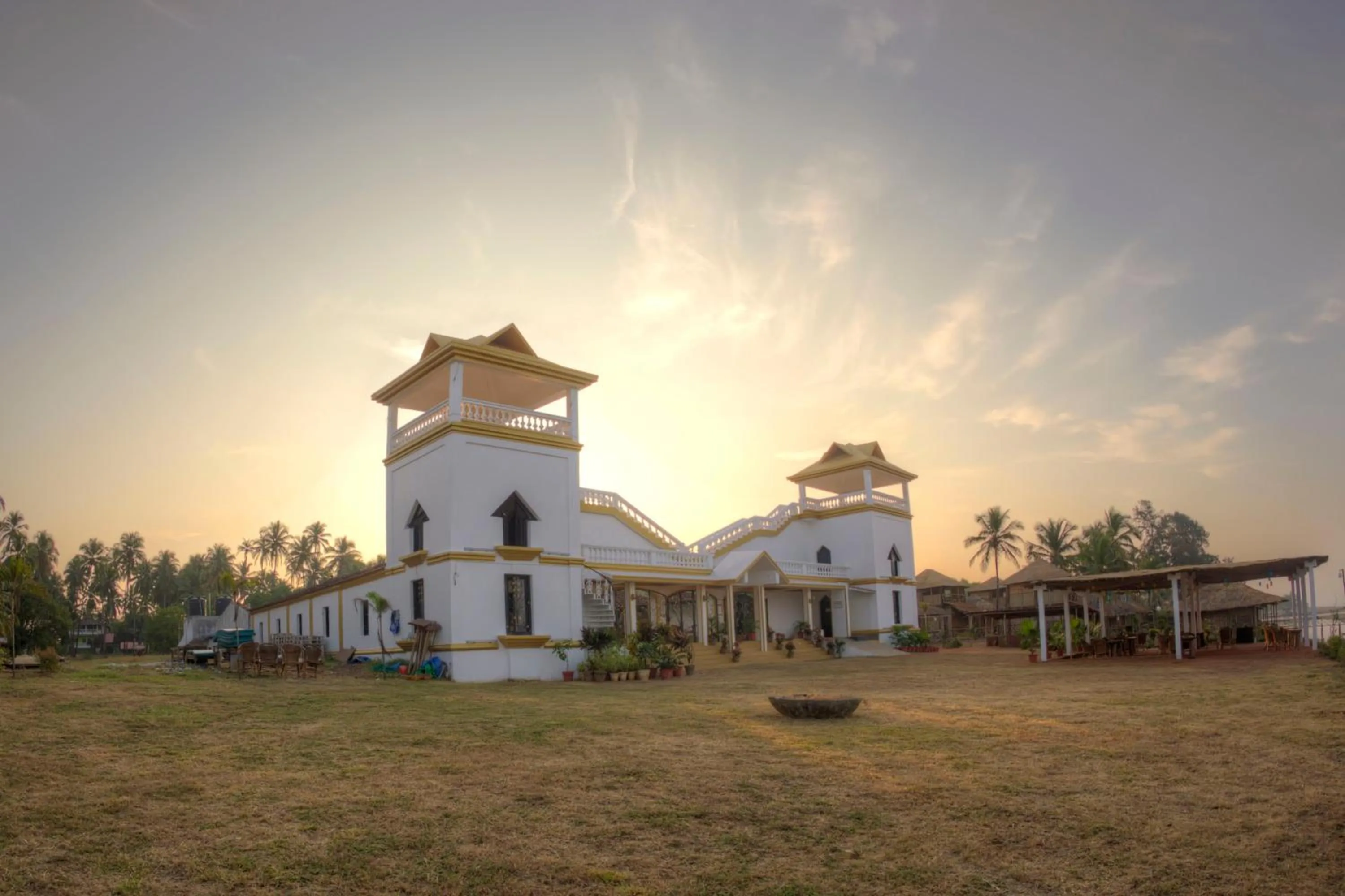 Restaurant/places to eat in Beach Street Eco Resort - Mandrem