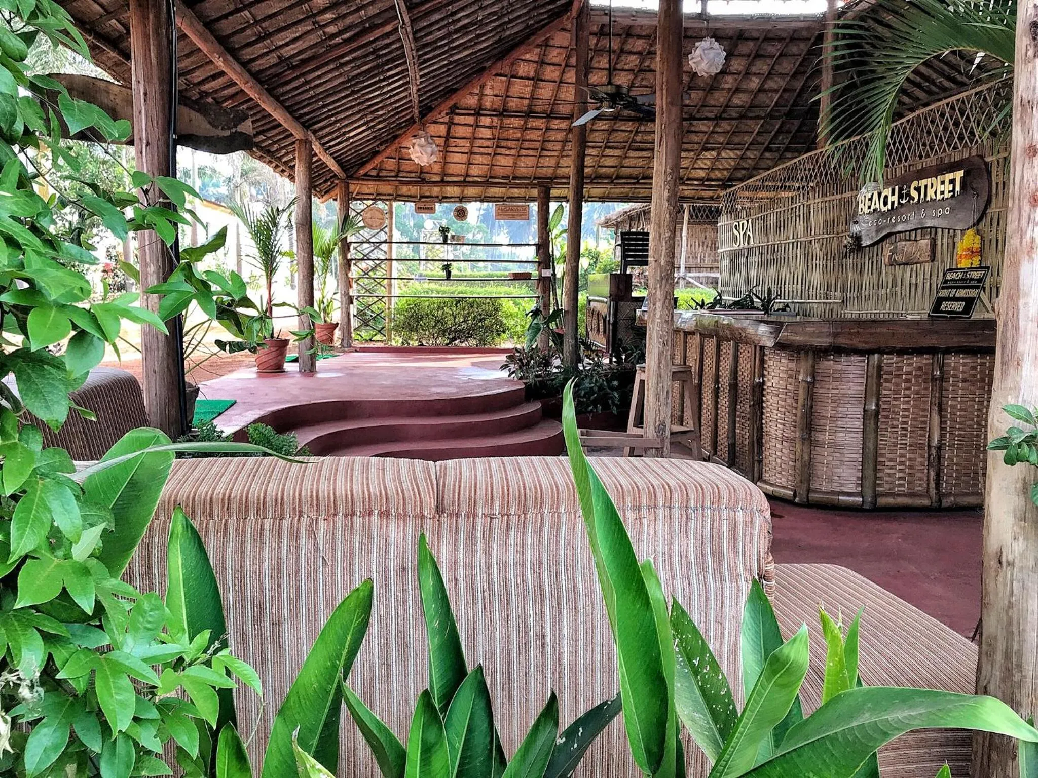 Communal lounge/ TV room in Beach Street Eco Resort - Mandrem