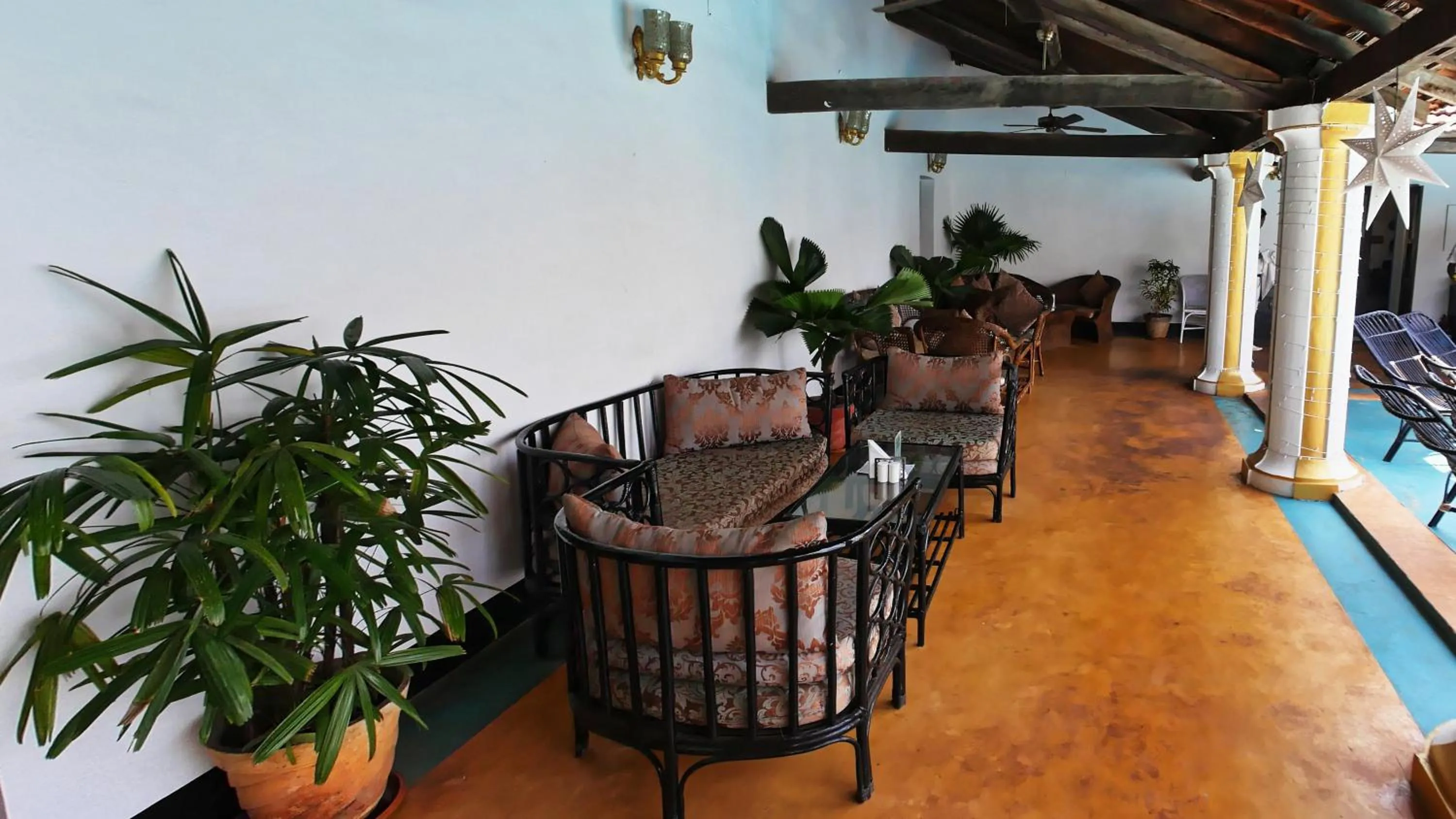 Restaurant/places to eat in Beach Street Eco Resort - Mandrem