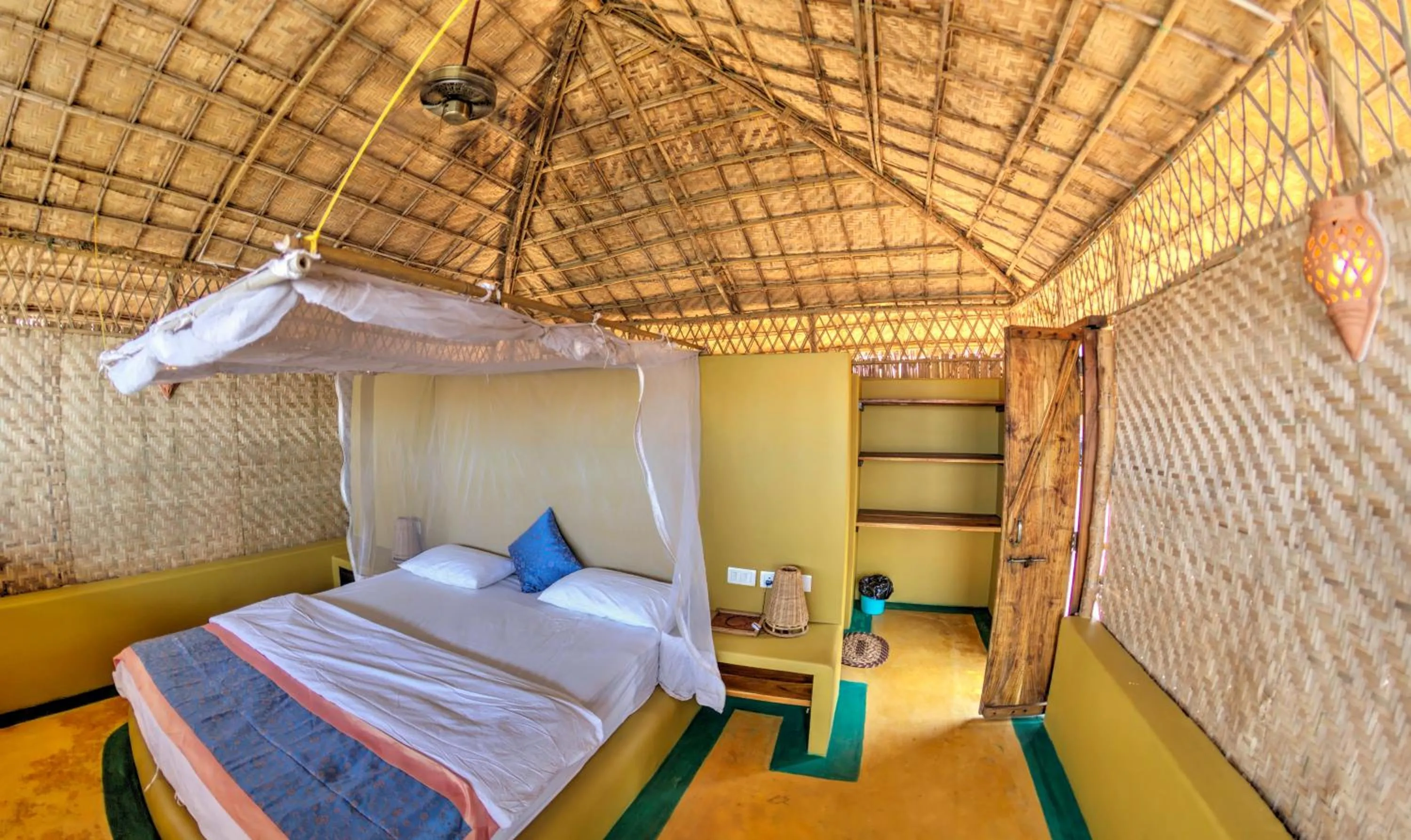 Living room, Bed in Beach Street Eco Resort - Mandrem