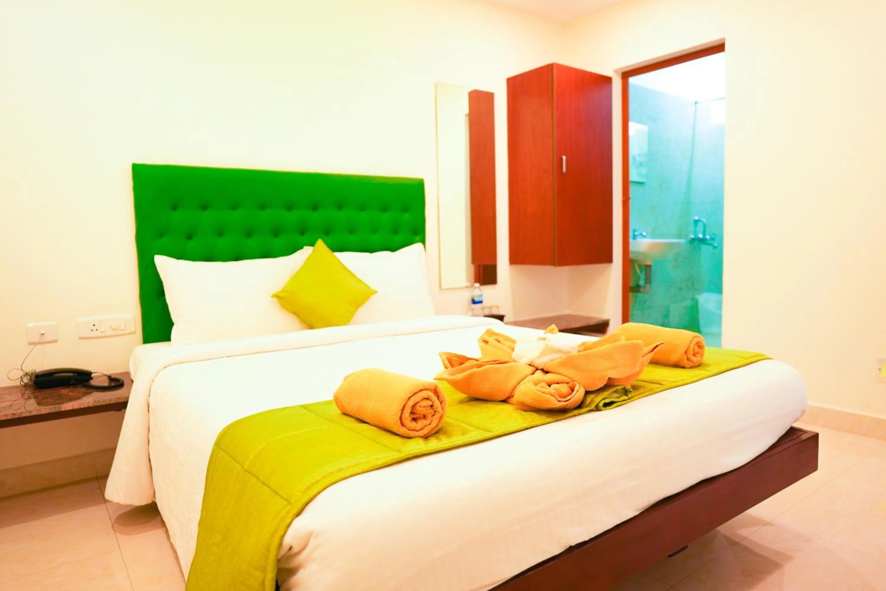 wardrobe, Bed in SAARA INN