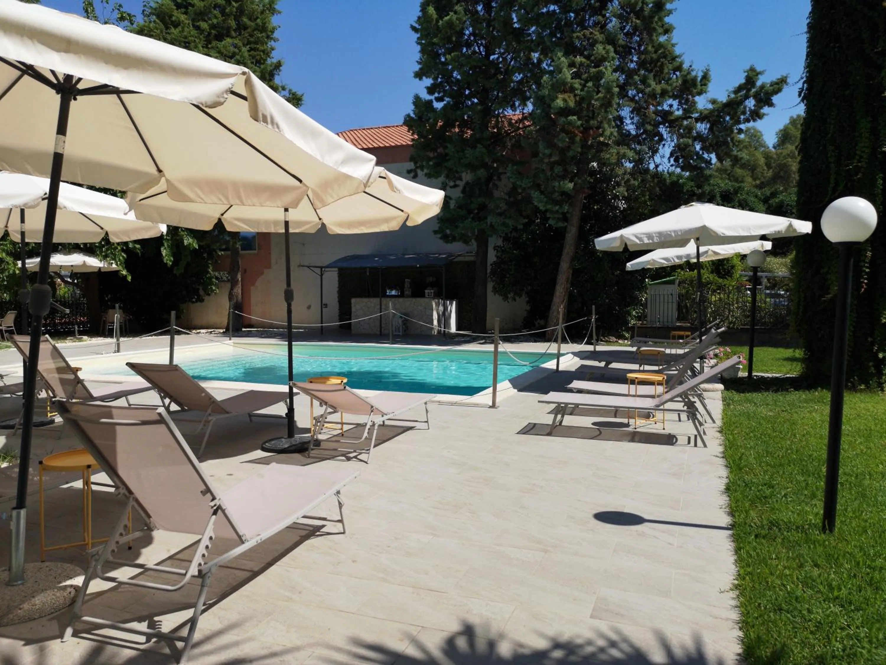 Swimming pool in Oasi Park Hotel