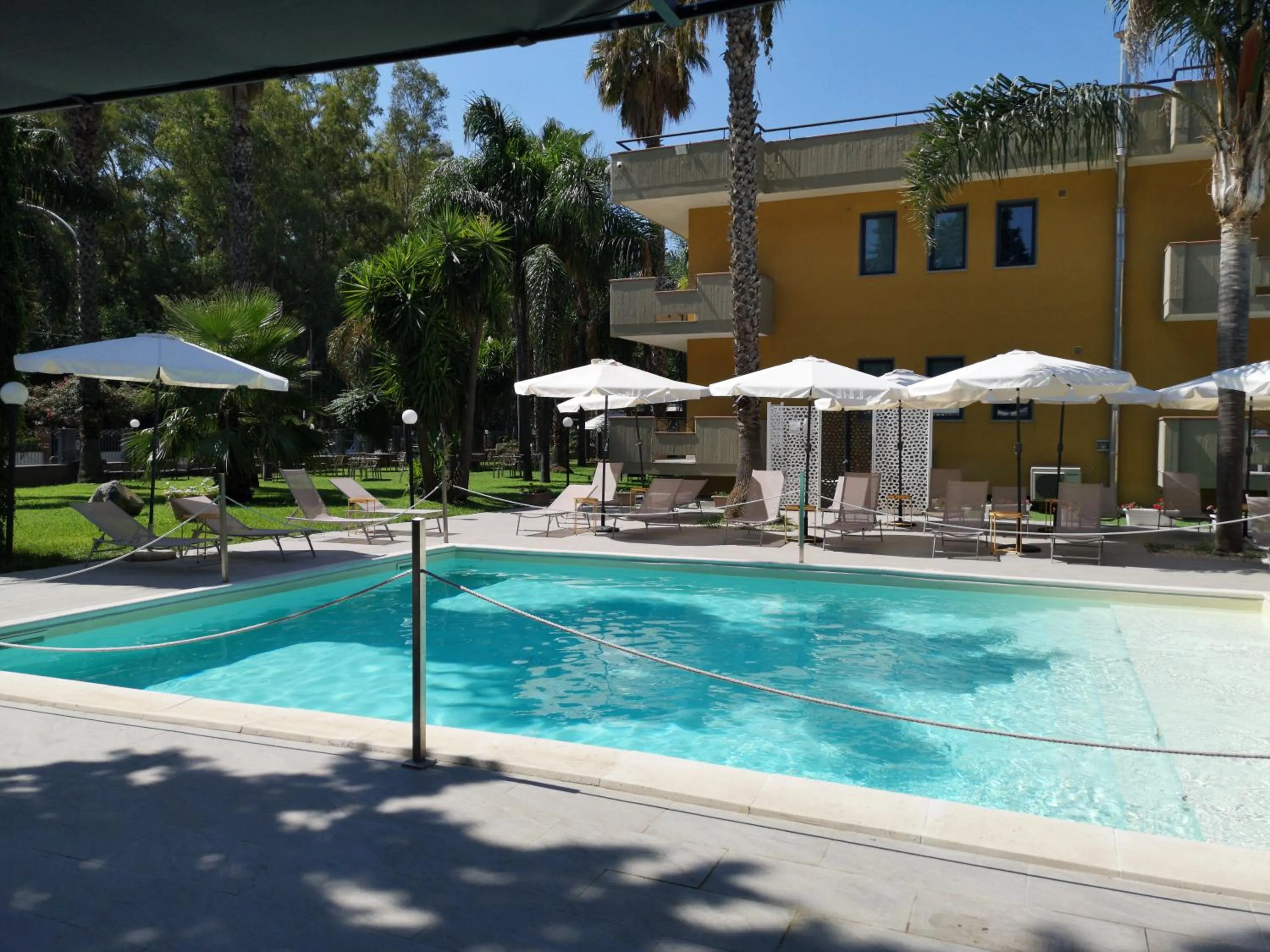 Swimming pool in Oasi Park Hotel