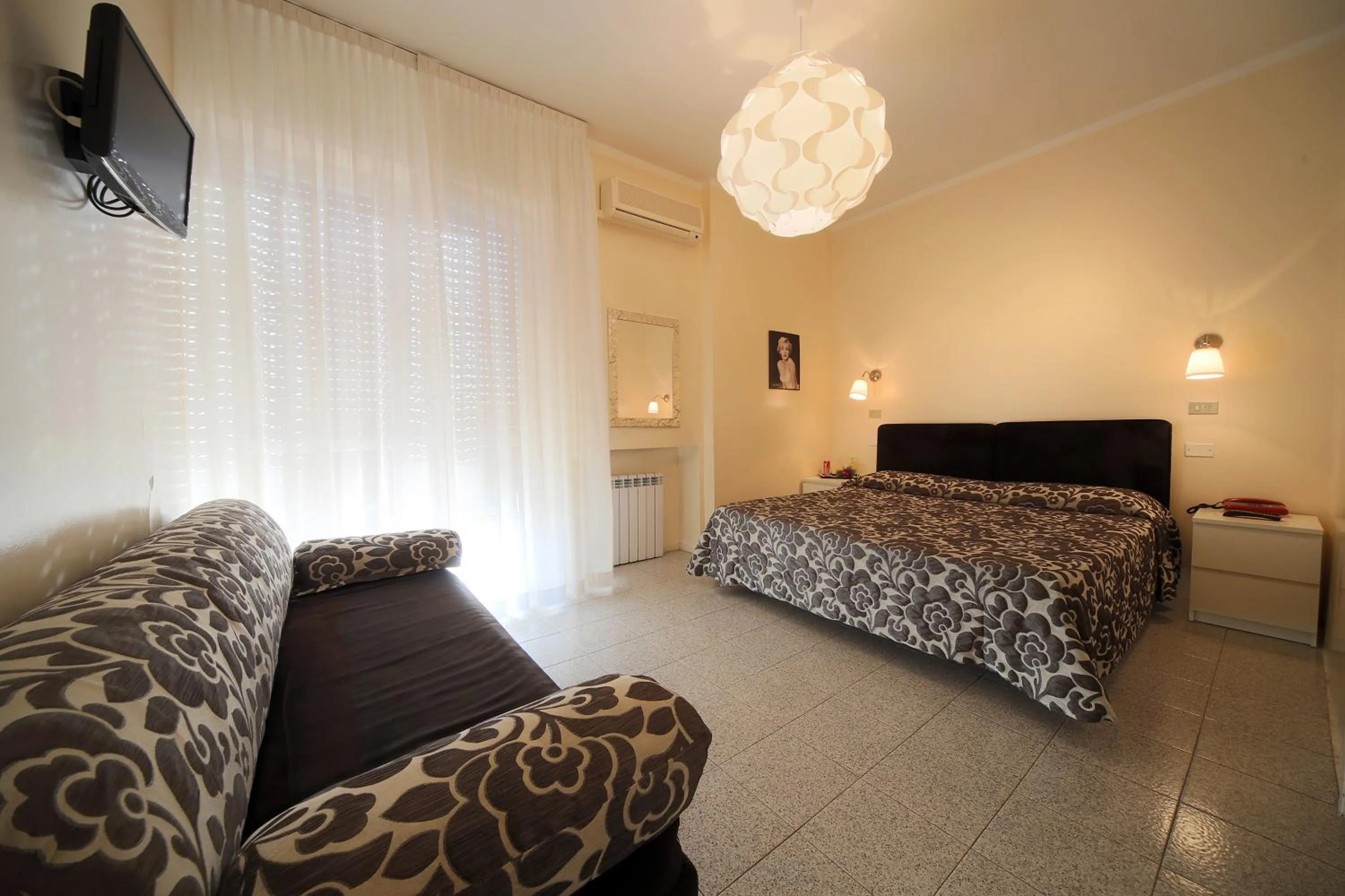 Photo of the whole room, Bed in Hotel Cristallo Brescia