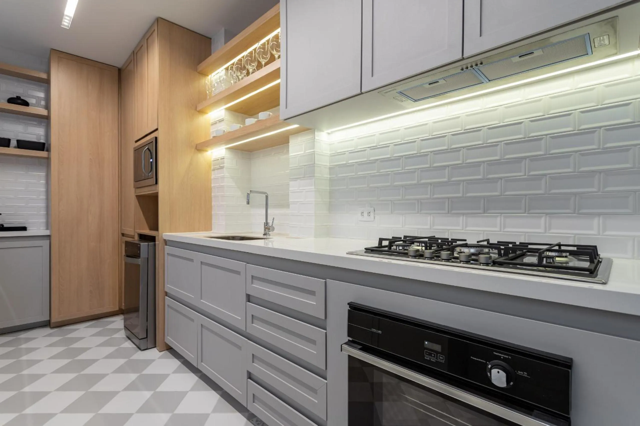 Kitchen or kitchenette in Vista para praia de Copacabana - RD1003 Z4