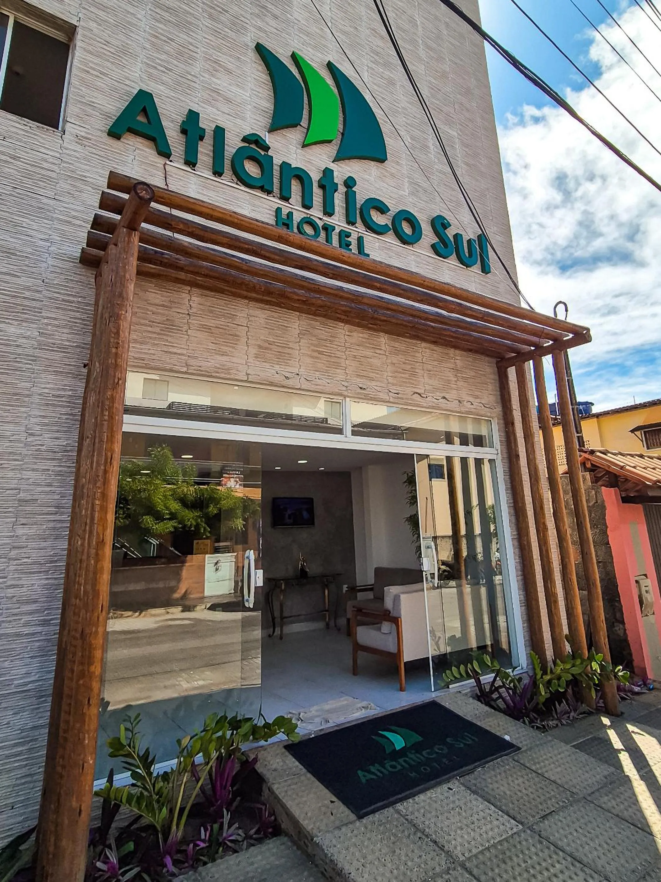 Facade/entrance in Atlântico Sul Hotel