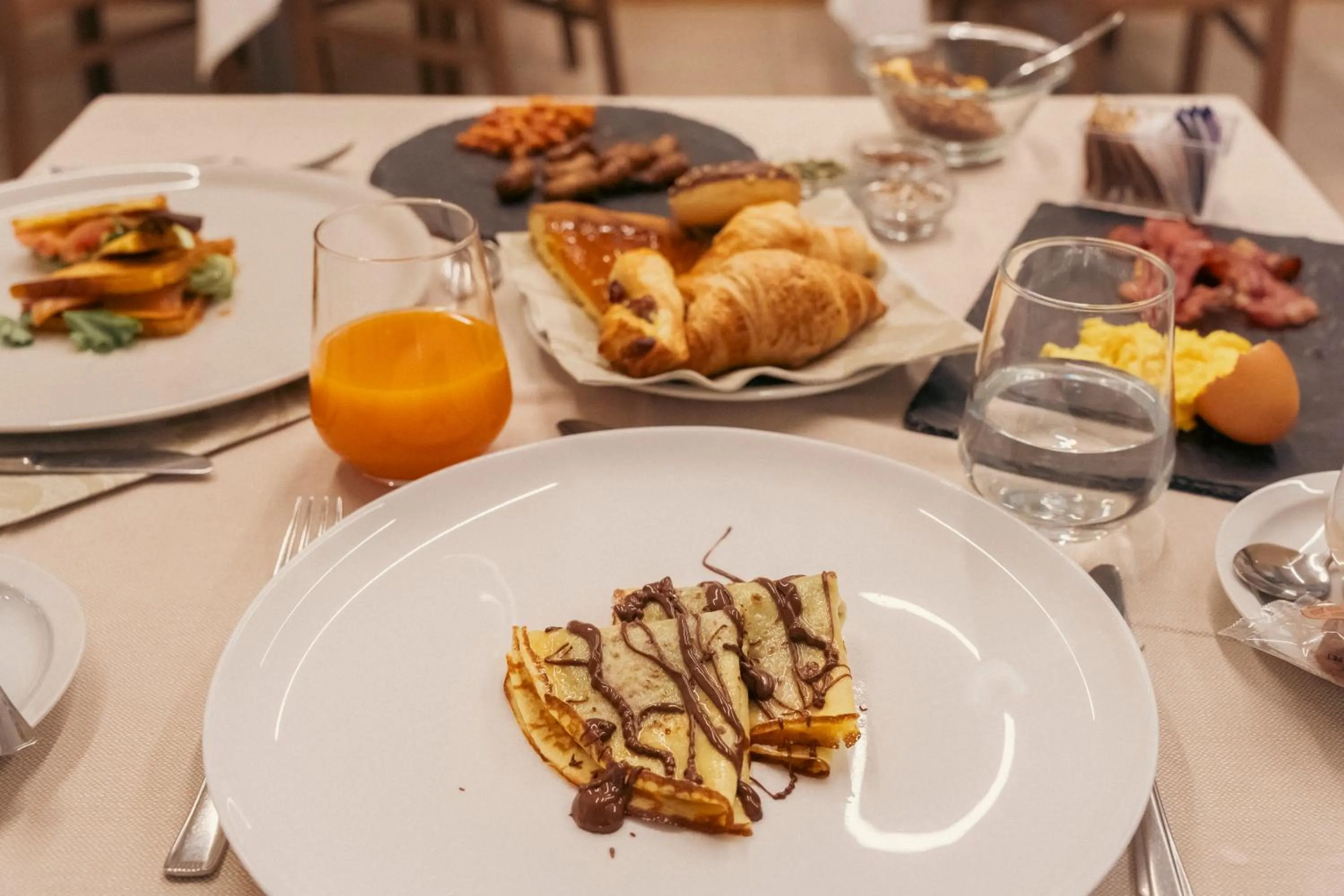 Restaurant/places to eat in Hotel Rosa