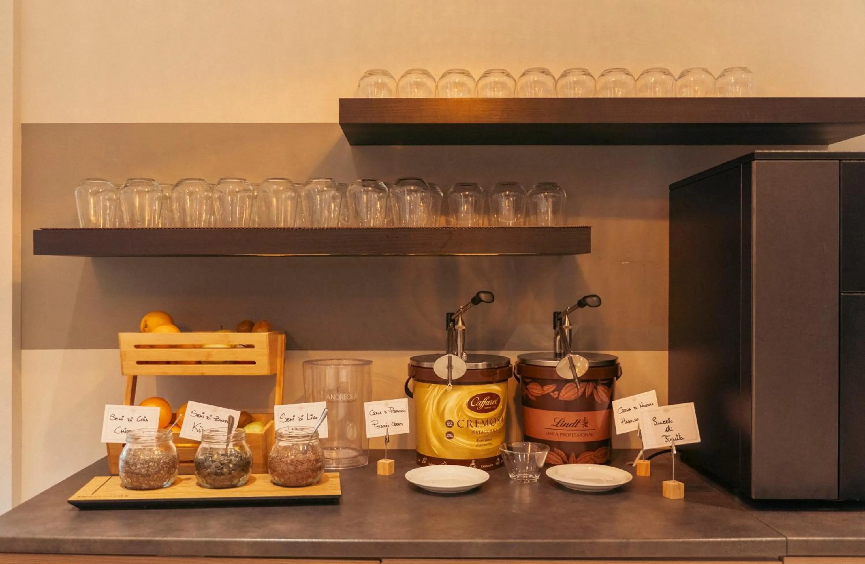 Restaurant/places to eat in Hotel Rosa