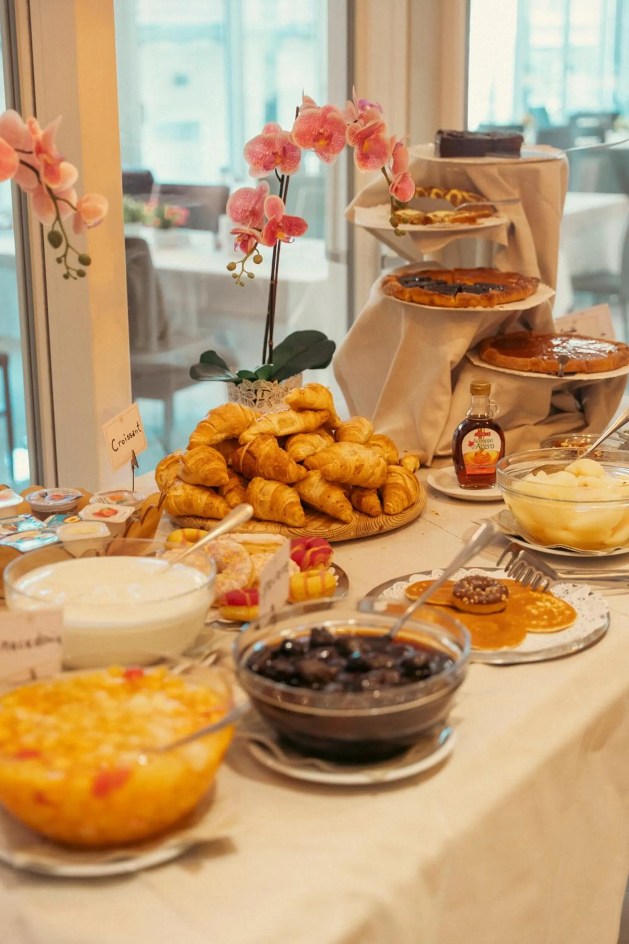 Restaurant/places to eat in Hotel Rosa