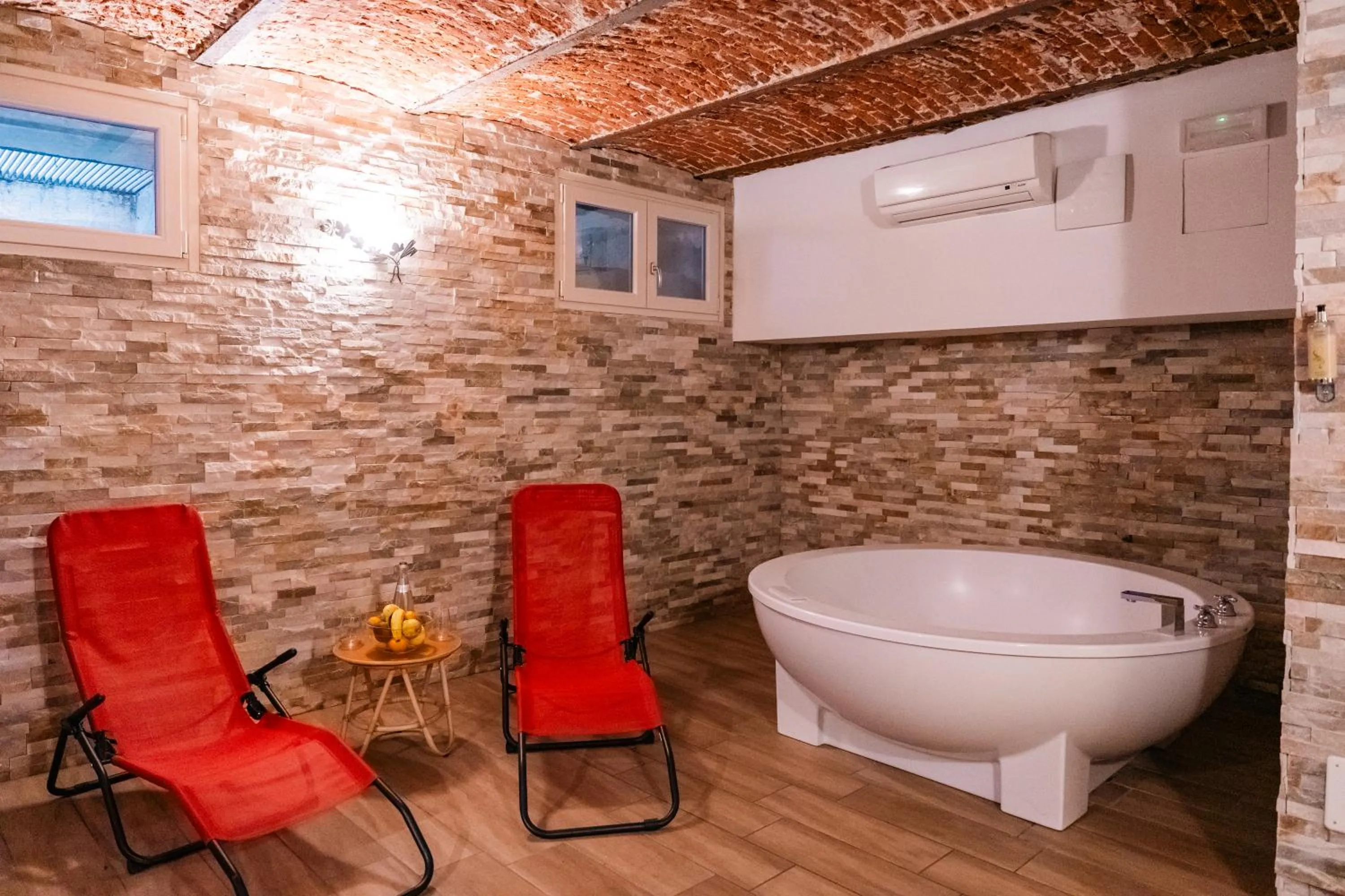 Hot Tub in Hotel Rosa