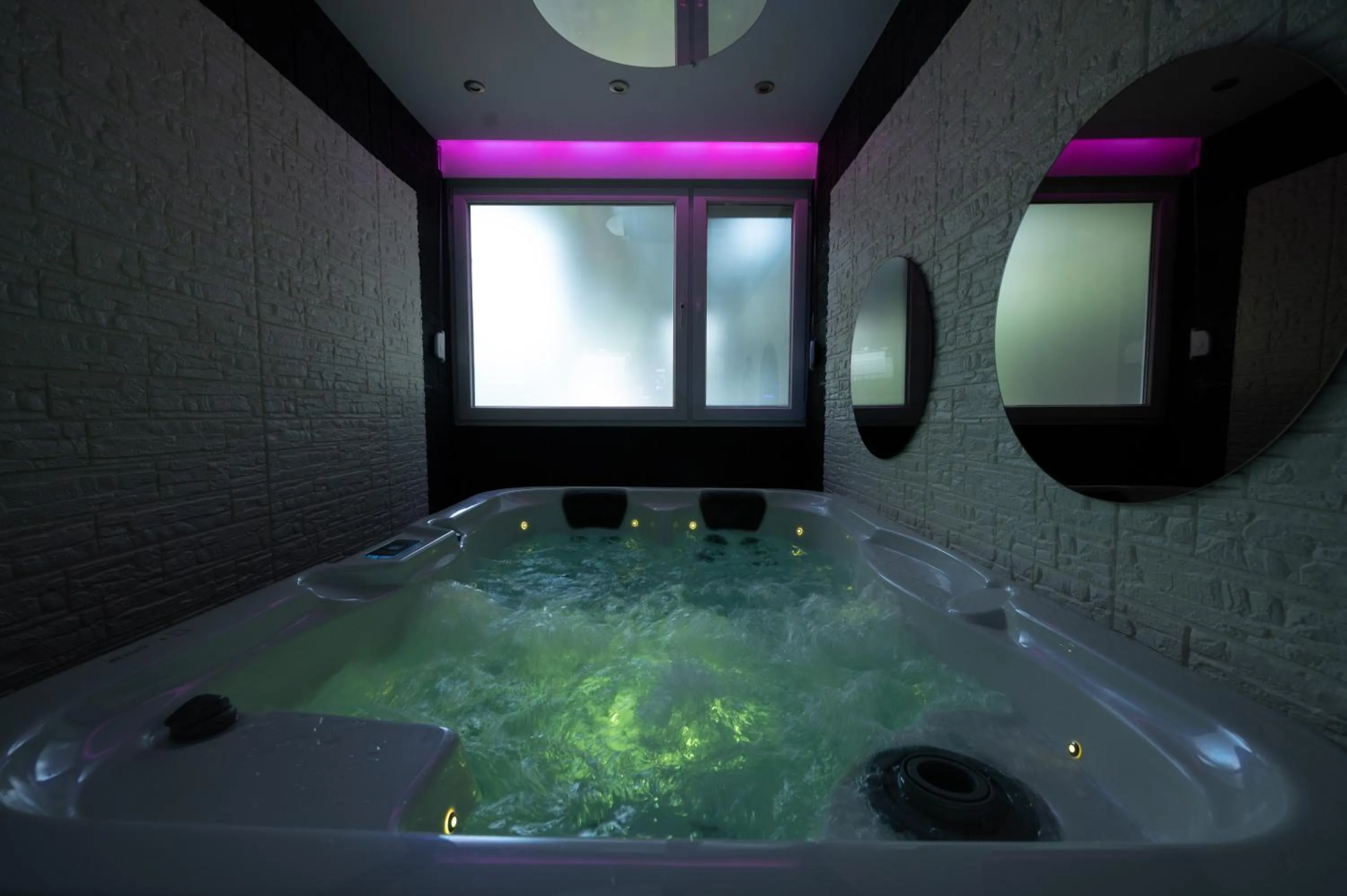 Spa and wellness centre/facilities in Aurora Lux Spa Smart apartments