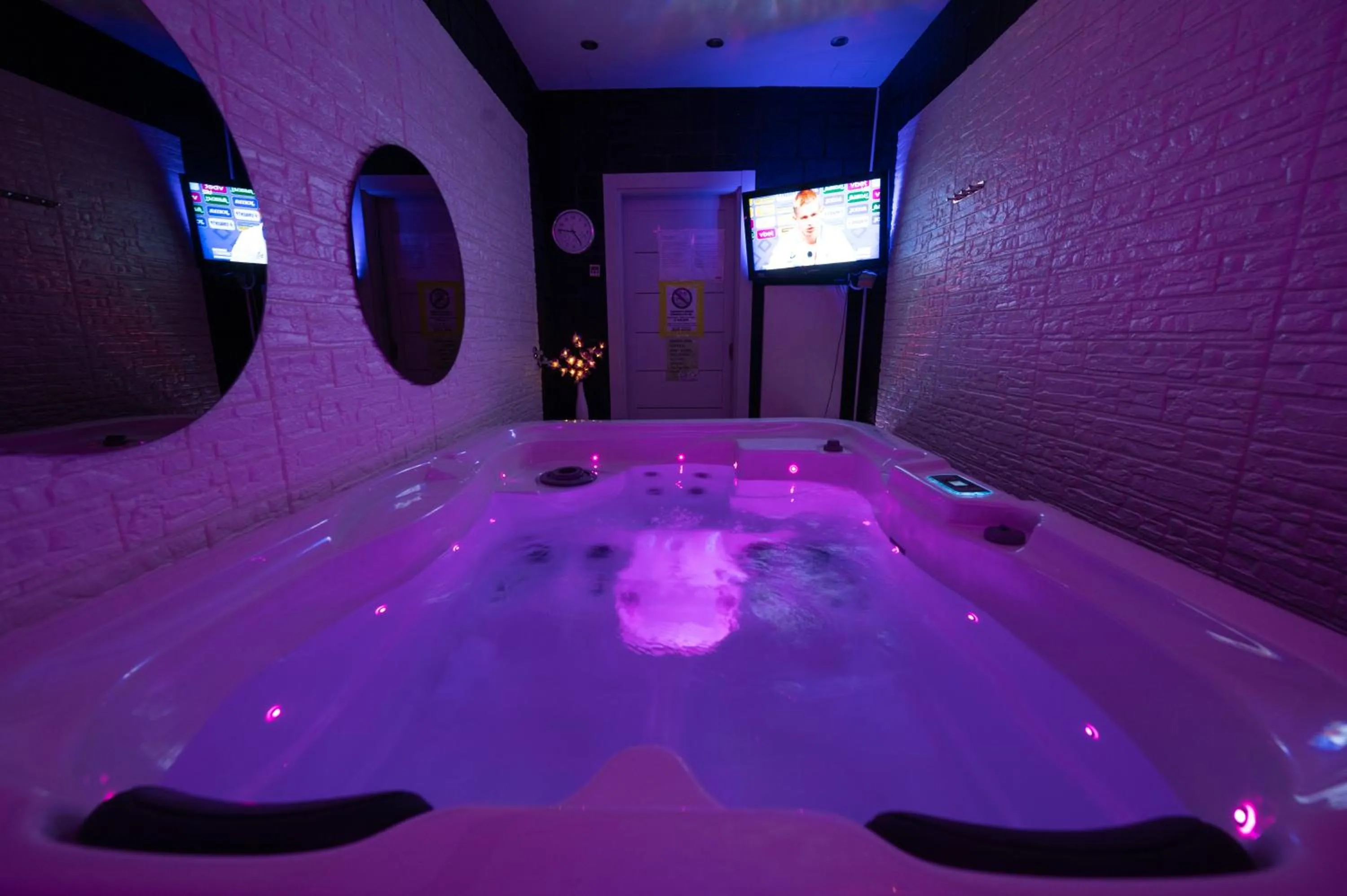 Spa and wellness centre/facilities in Aurora Lux Spa Smart apartments