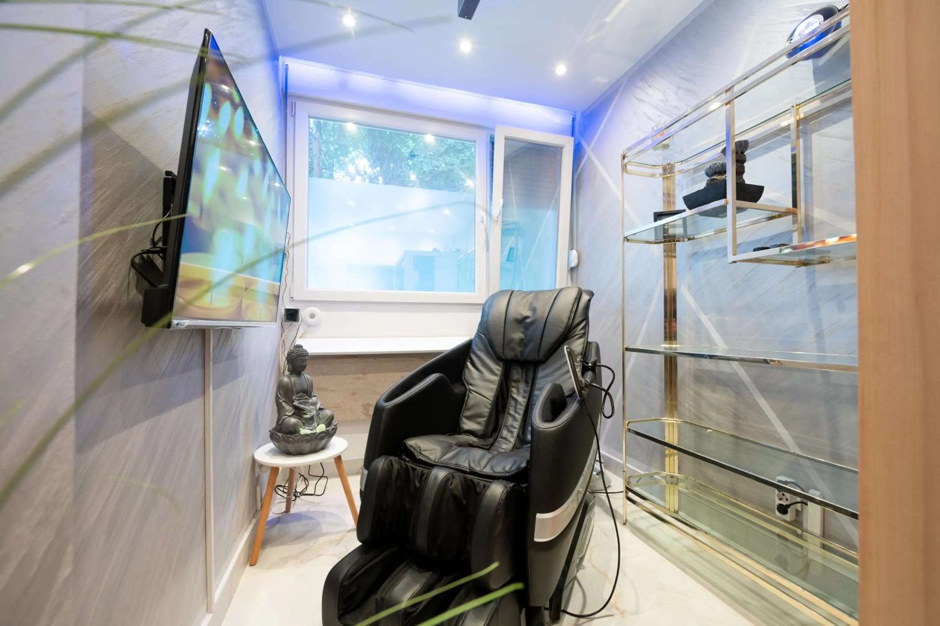 Massage in Aurora Lux Spa Smart apartments