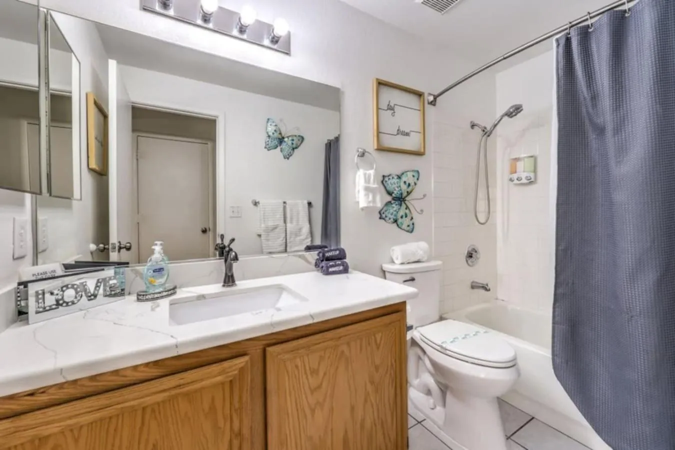 Family Fun for Everyone in Las Vegas- 4 Bedrooms, Billiards, Game Room