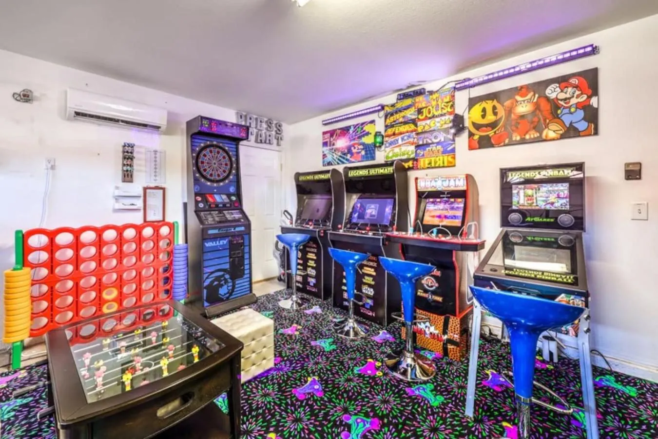 Family Fun for Everyone in Las Vegas- 4 Bedrooms, Billiards, Game Room