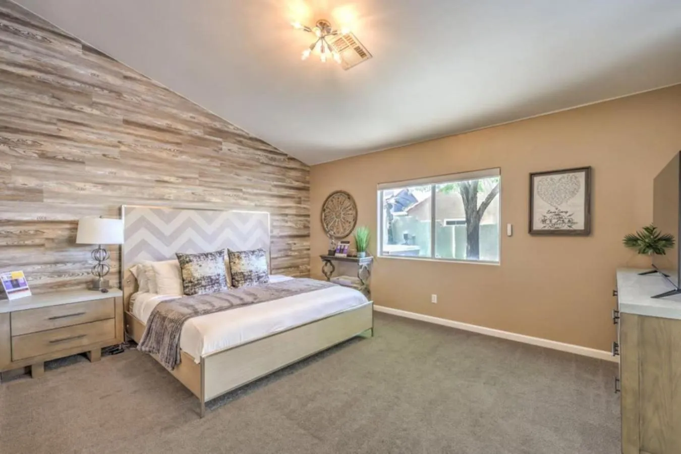 Bed in Family Fun for Everyone in Las Vegas- 4 Bedrooms, Billiards, Game Room