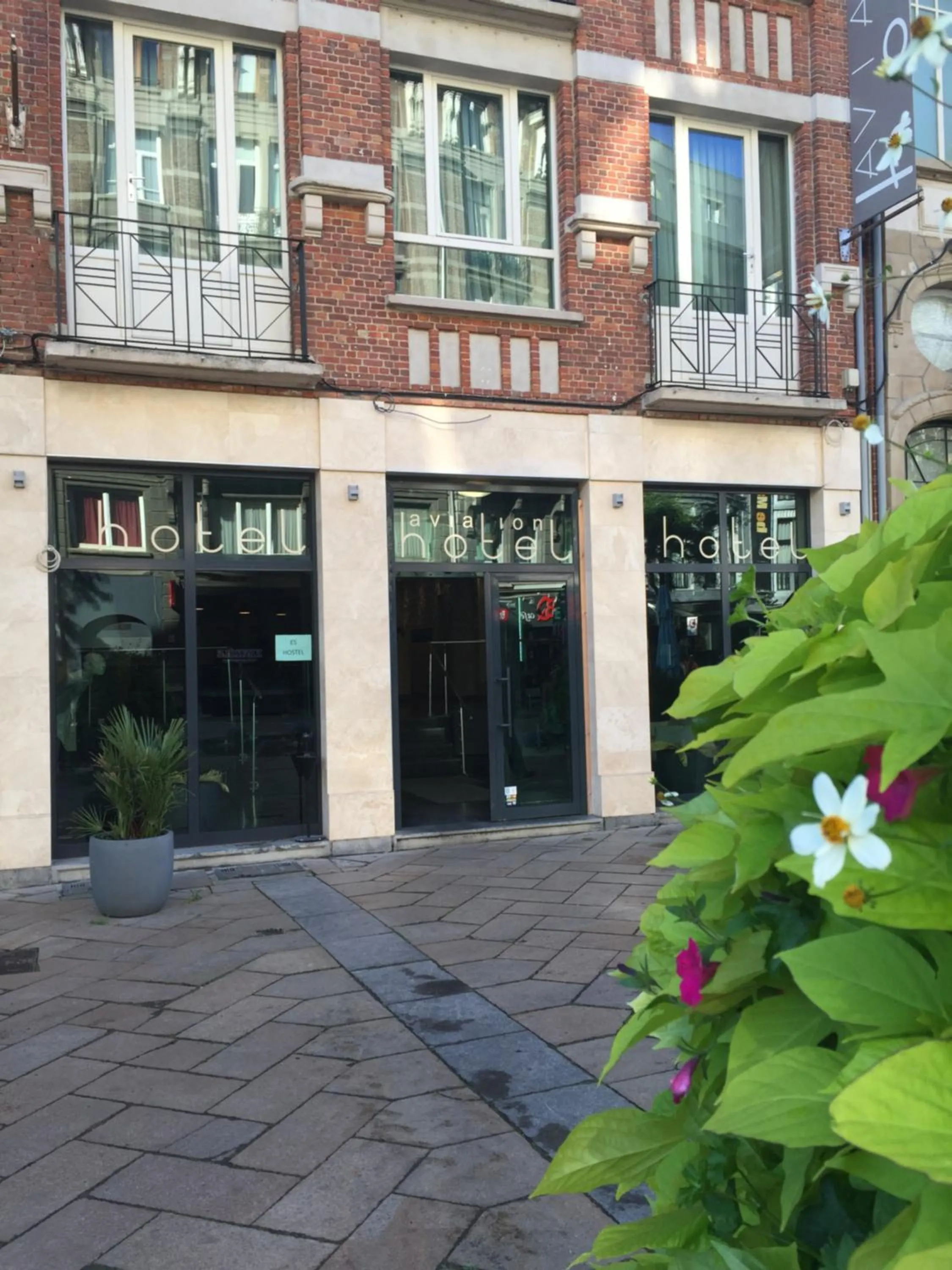 Facade/entrance in Hotel Aviation