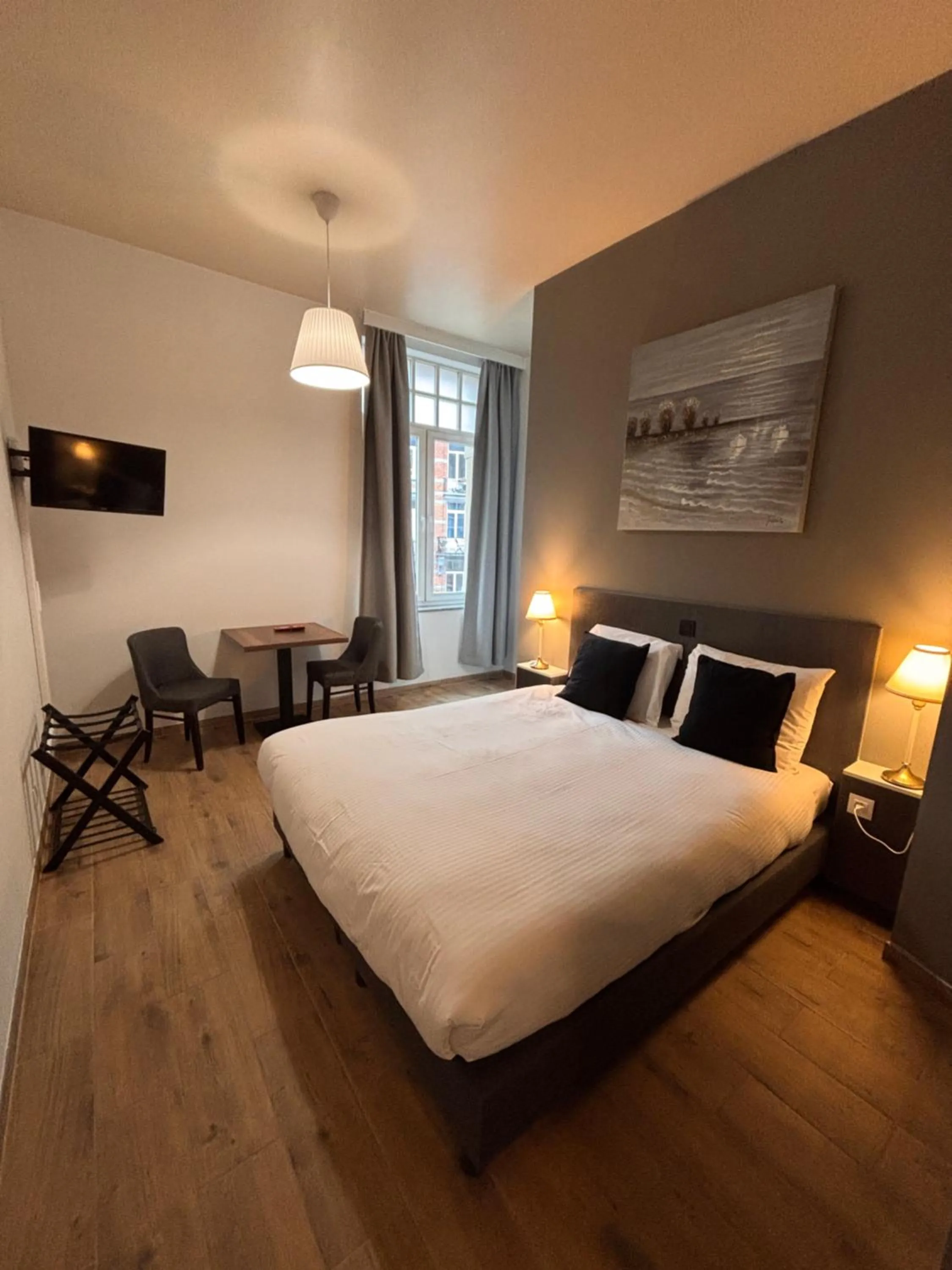 Property building, Bed in Hotel Aviation