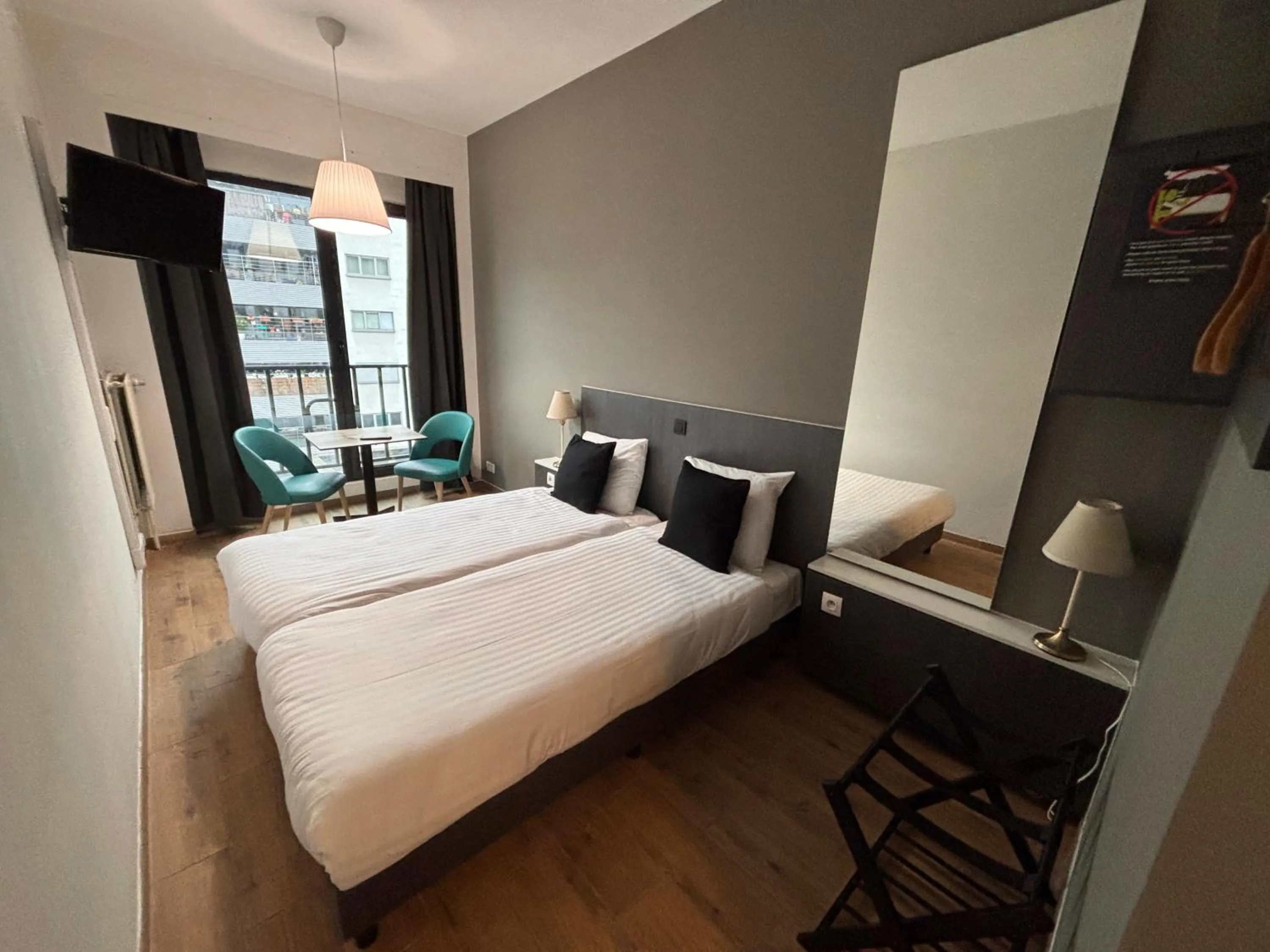 Property building, Bed in Hotel Aviation