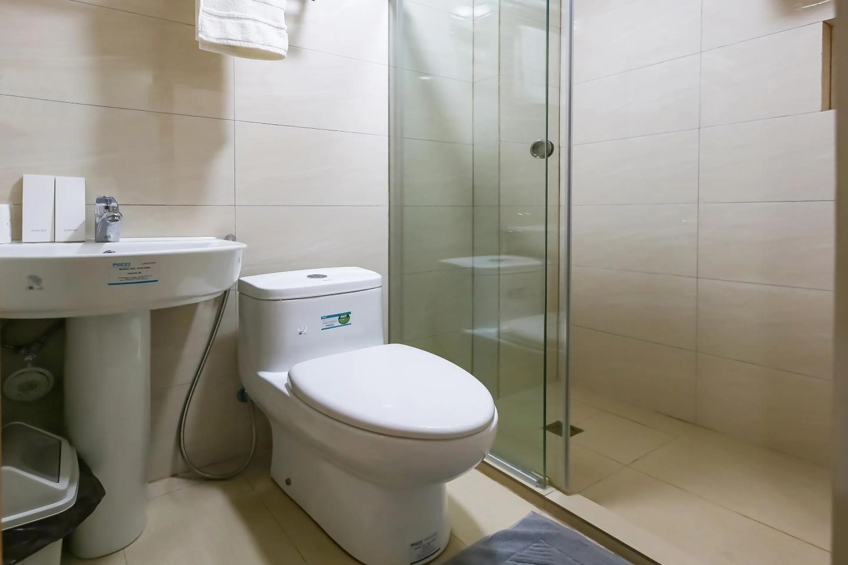 Bathroom in OYO 848 Dona Aurora Condotel