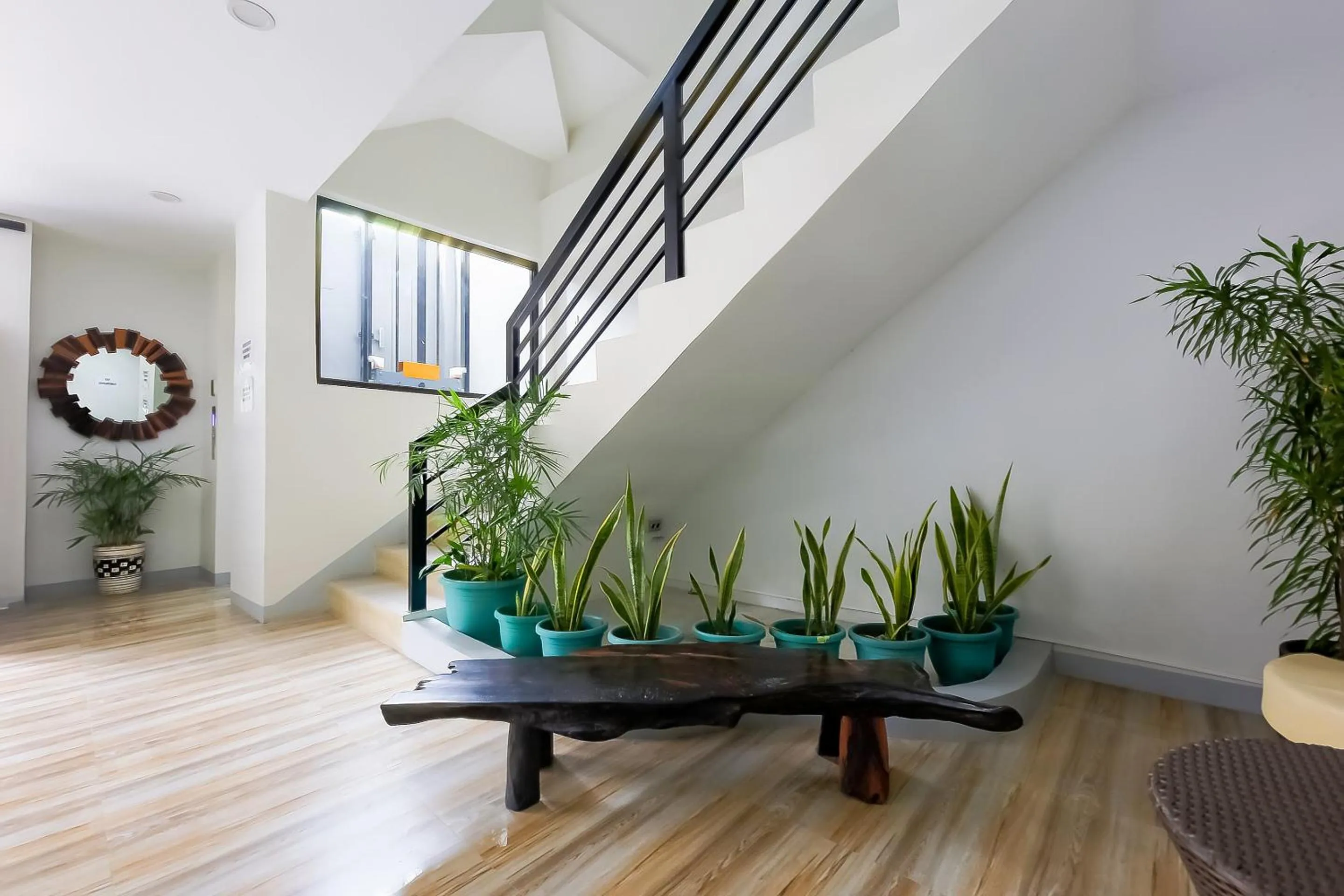 Lobby or reception in OYO 848 Dona Aurora Condotel