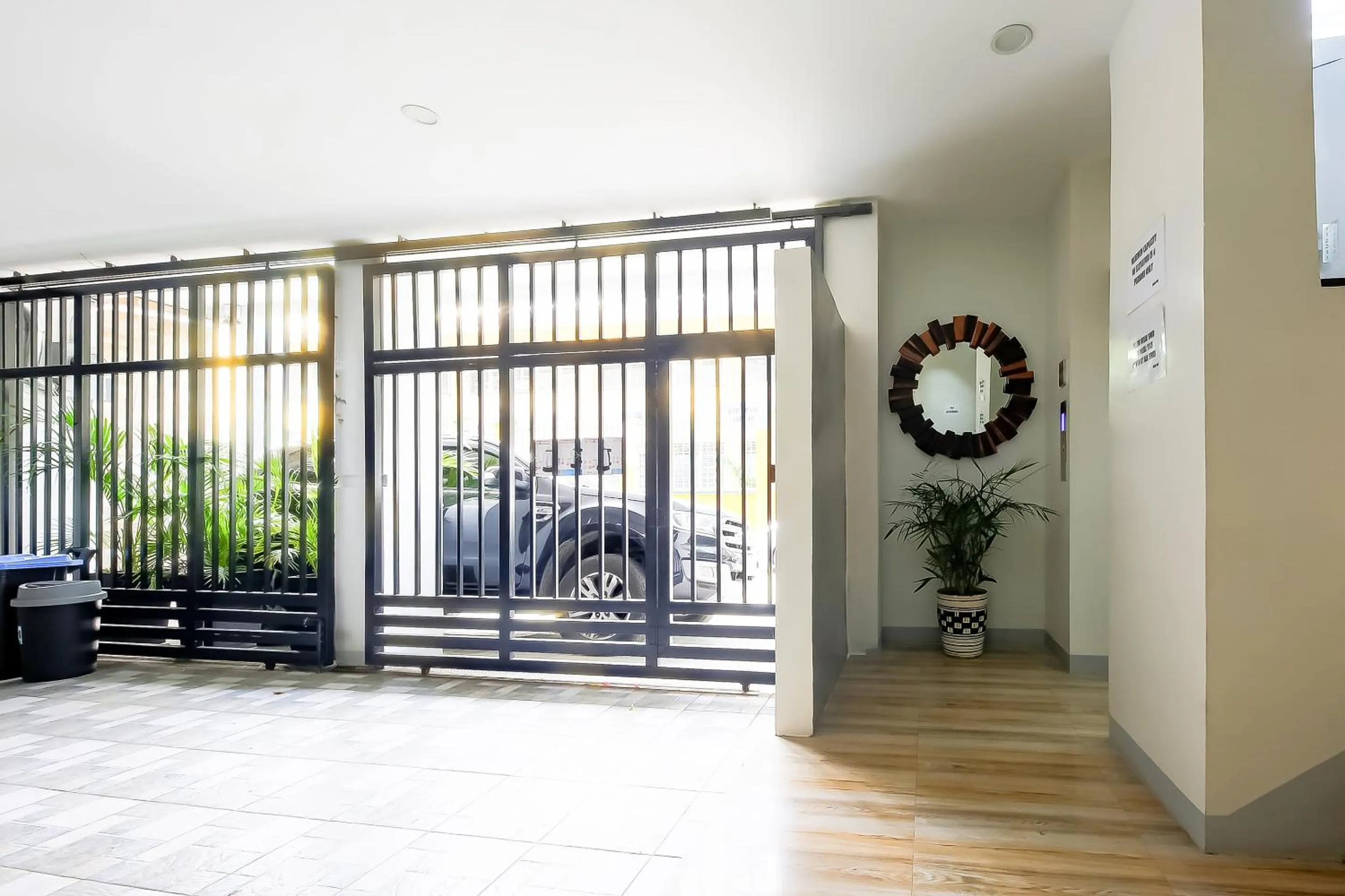 Lobby or reception in OYO 848 Dona Aurora Condotel